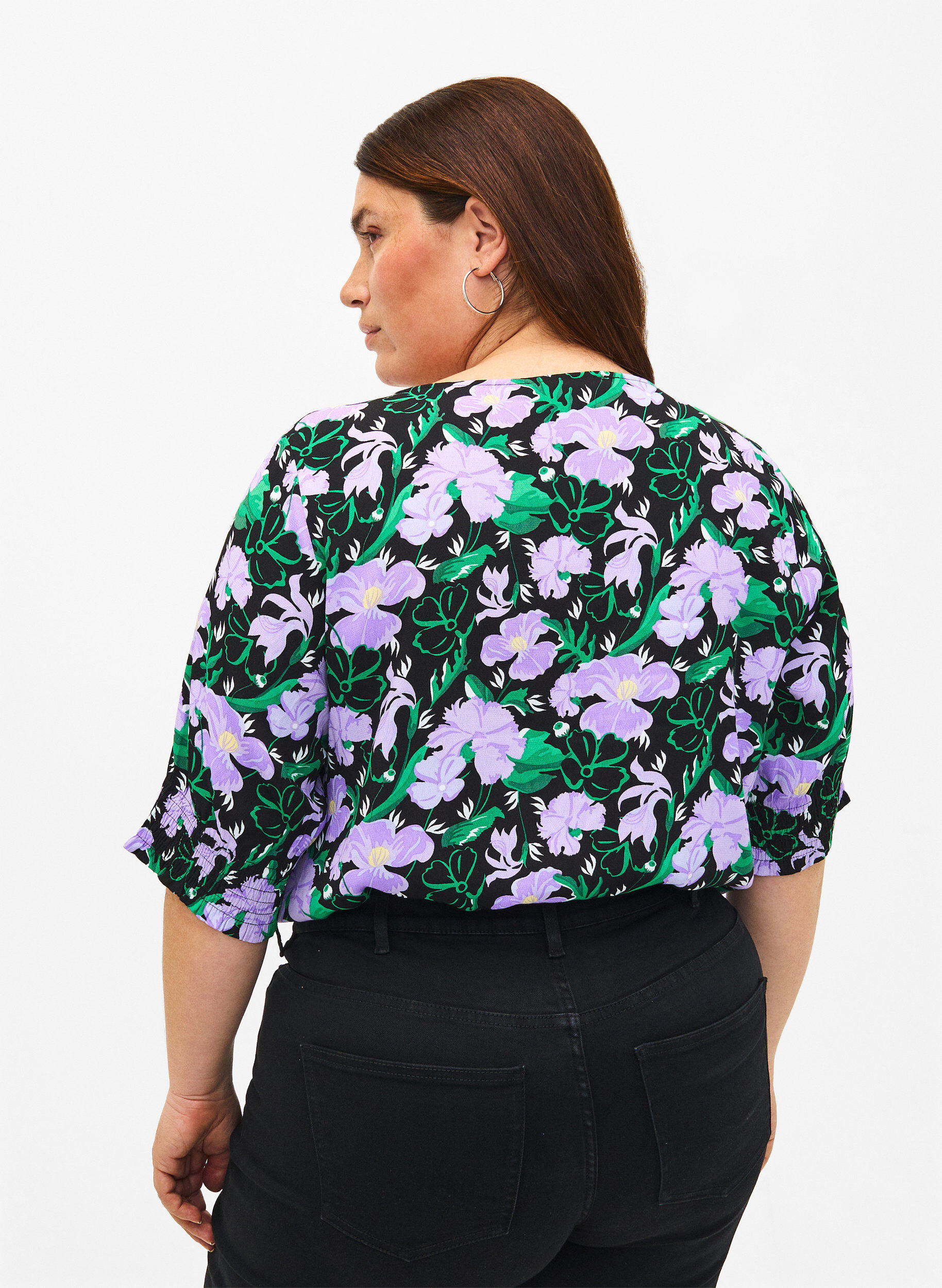 Zizzi  Viskosebluse mit Kn&ouml;pfen, Black Small Flower, Model image number 1