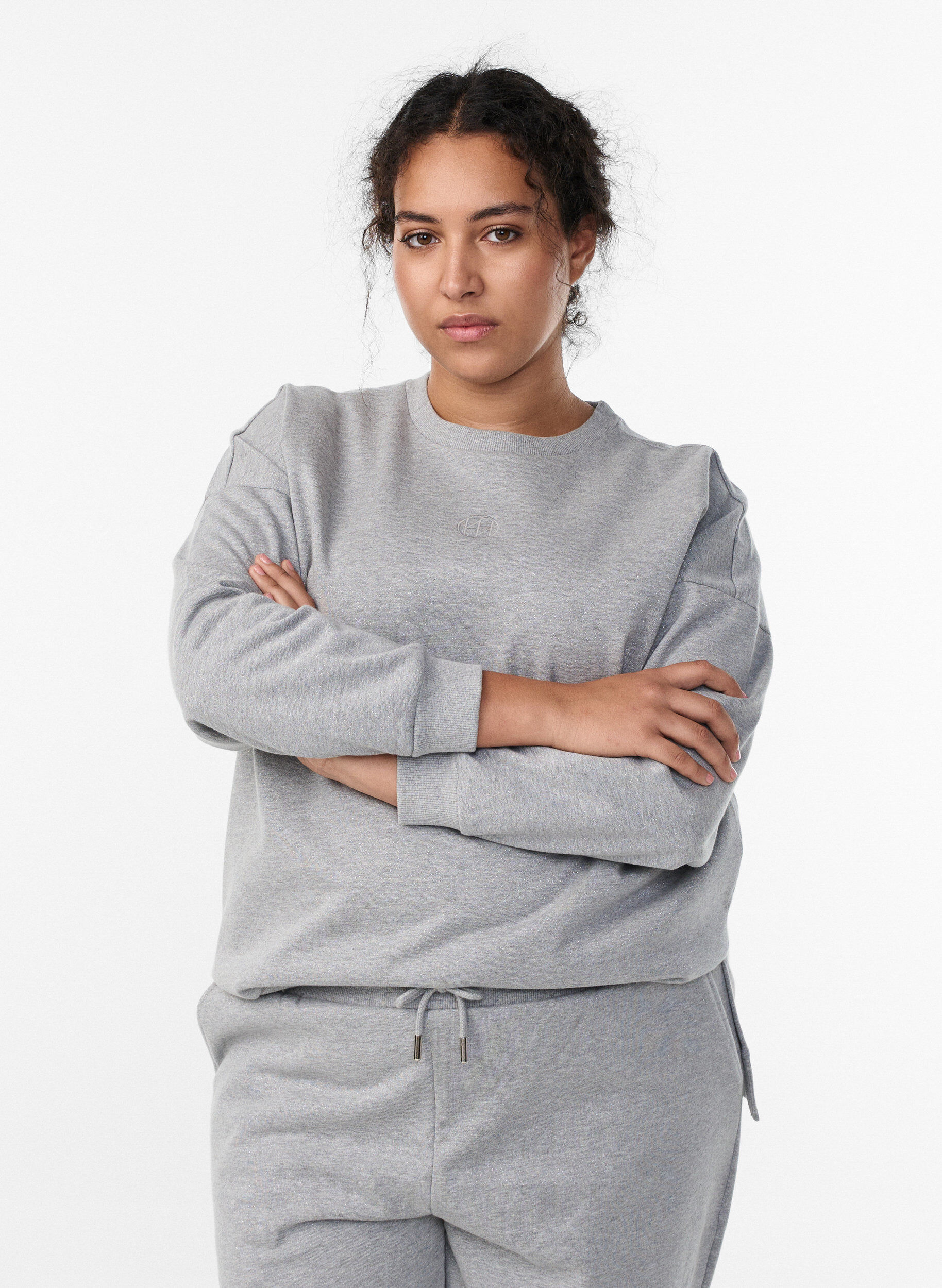 Sweatshirt mit Schlitzen und Glitzerfaden, Grau, Model