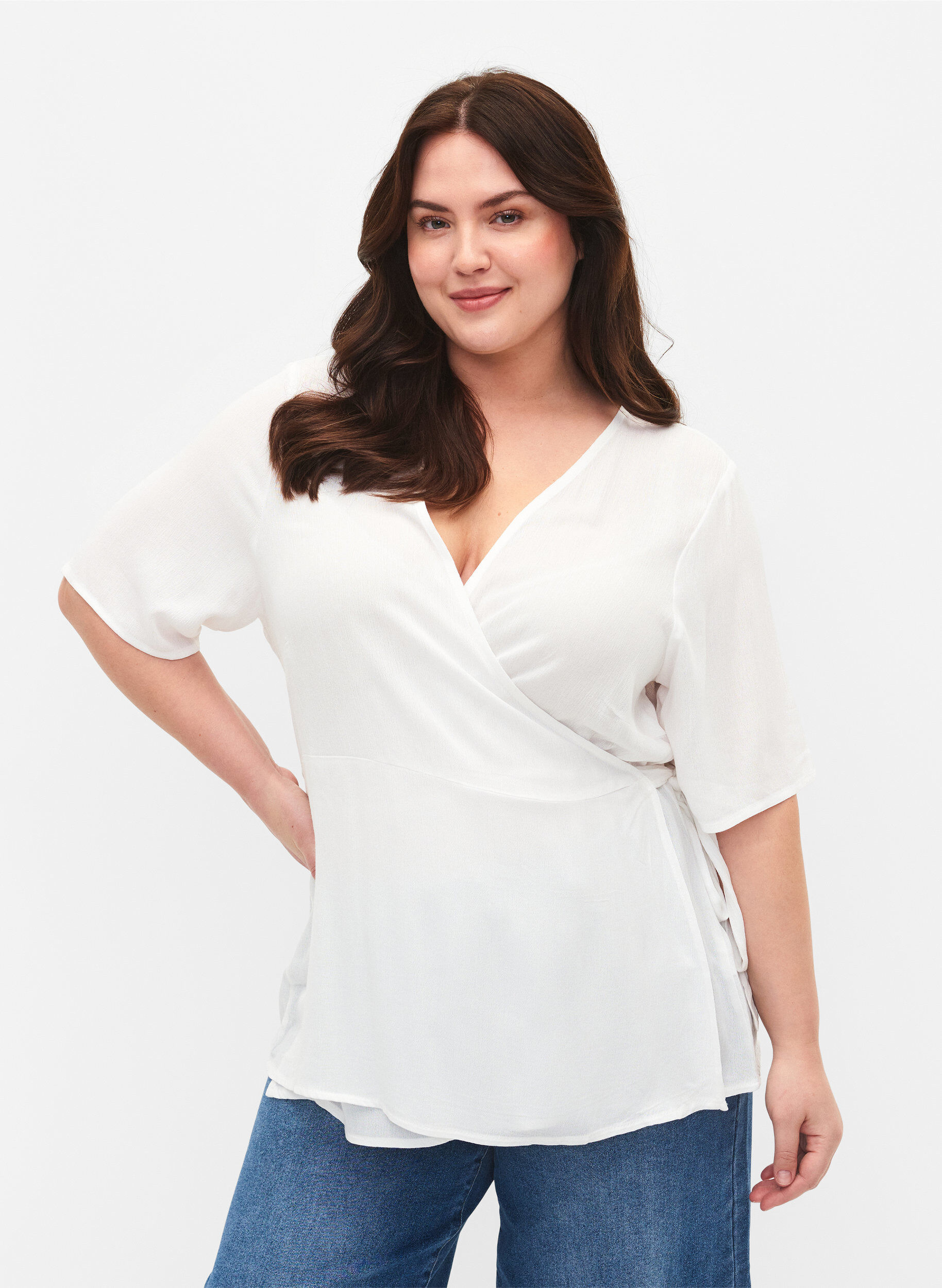 Zizzi Bluse aus Viskose mit Wickel-Optik, Bright White, Model image number 0