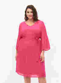 Plissiertes Kleid mit 3/4-Ärmeln, Beetroot Purple, Model