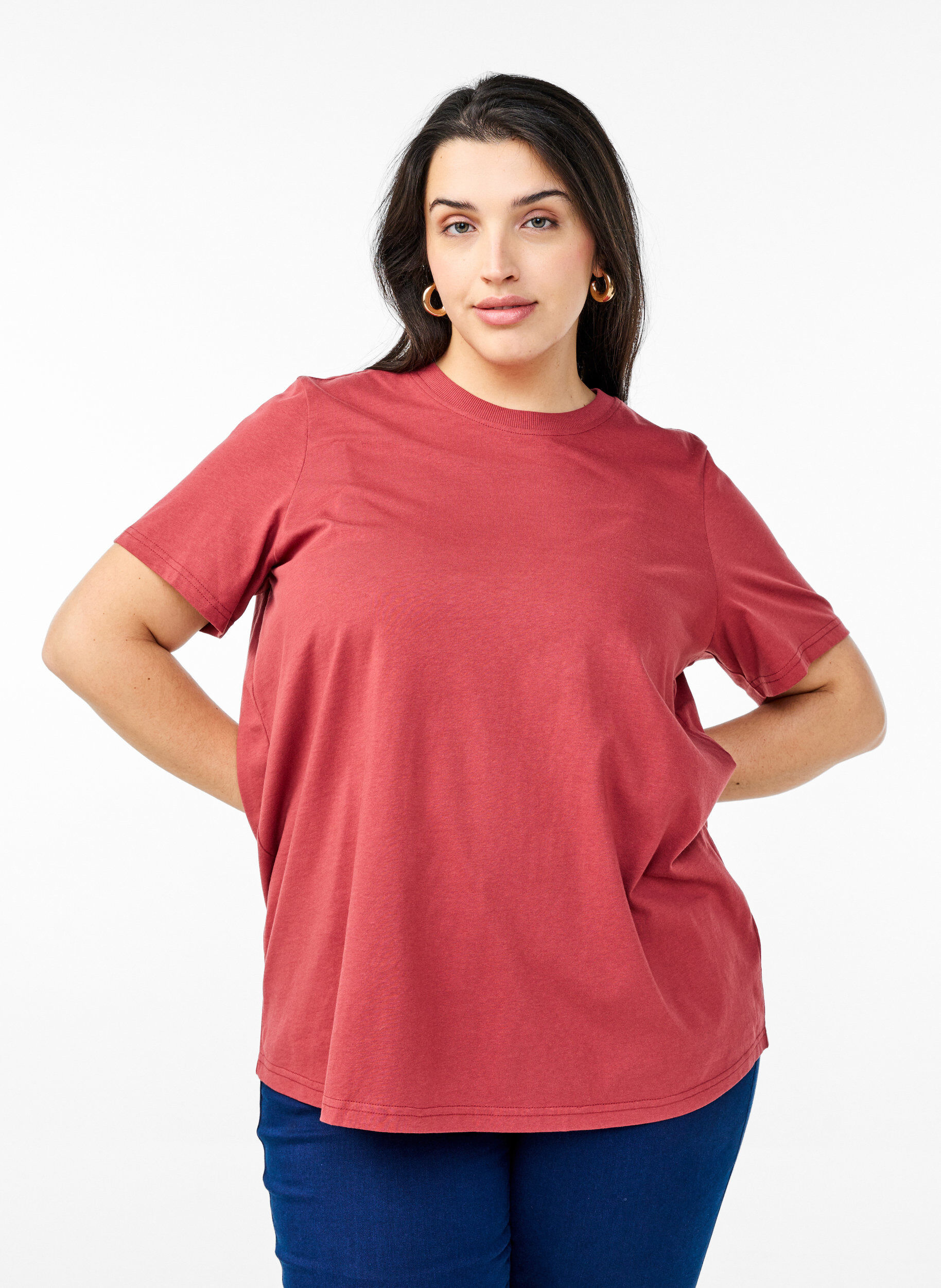Zizzi Basic-T-Shirt aus Baumwolle mit Rundhalsausschnitt, Rot, Model image number 0