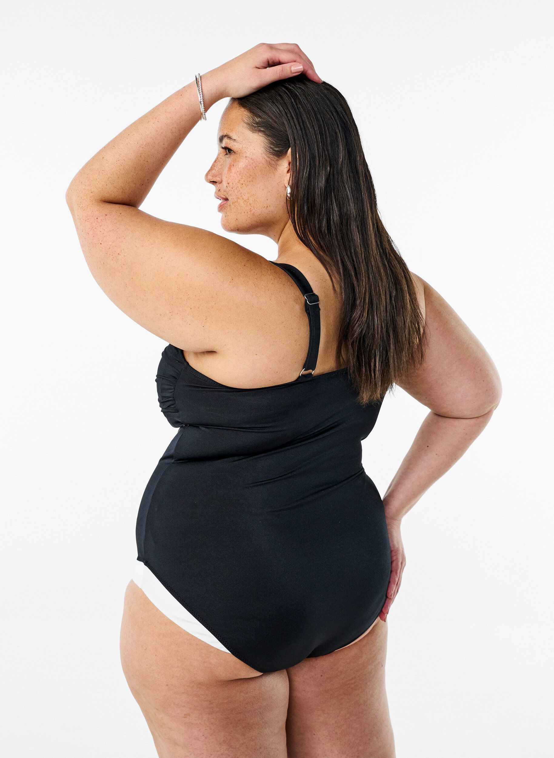 Zizzi Badeanzug mit Polsterung und Kontrastdetails, Schwarz, Model image number 1