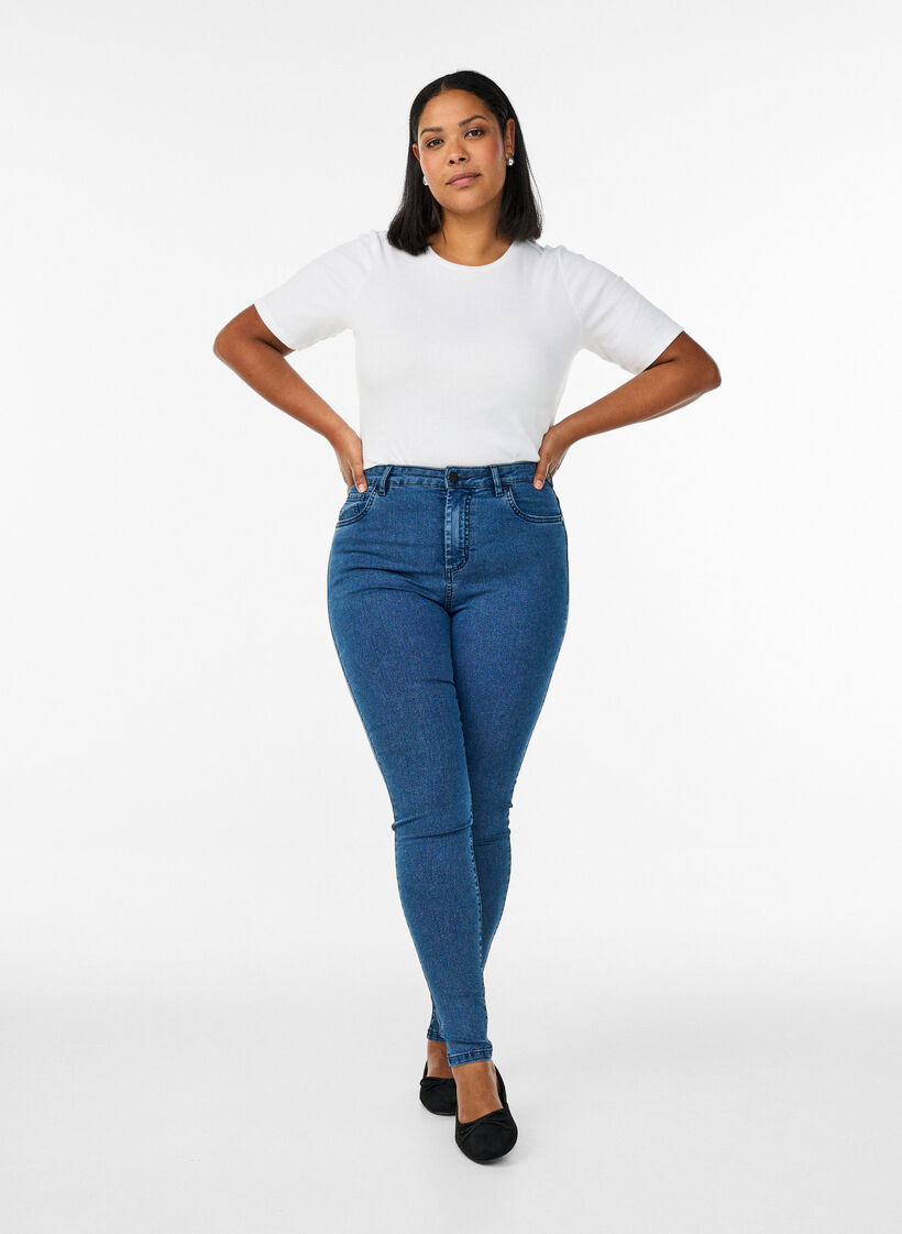 Amy Super Slim Fit Jeans mit hoher Taille, Blau, Model image number 0