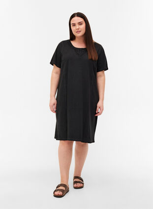 Kleid mit Spitzendetails und kurzen Ärmeln, Black Washed , Model image number 2