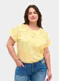 Lockeres T-Shirt mit Broderie anglaise, Popcorn, Model