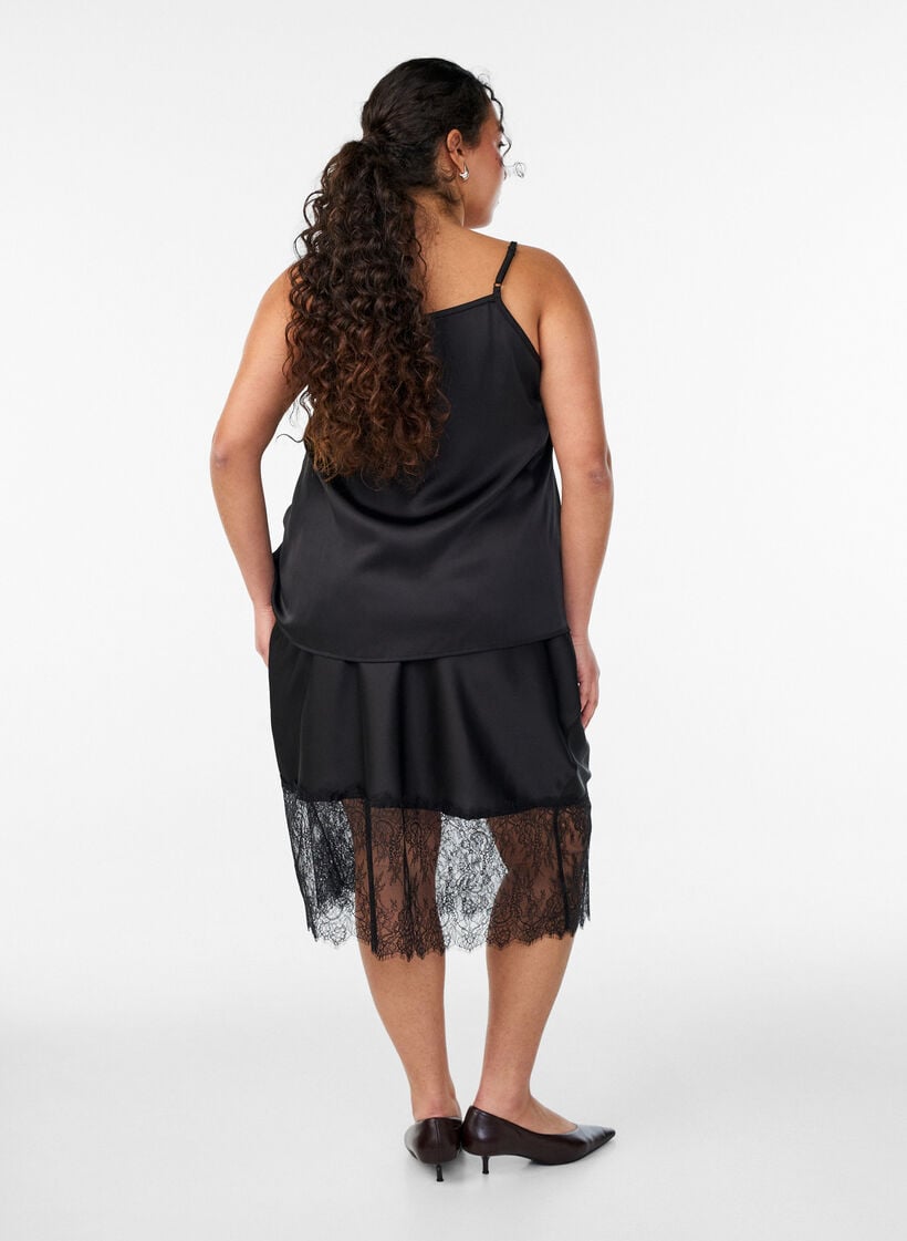 Rock in Satin-Optik mit Spitzen, Schwarz, Model image number 1