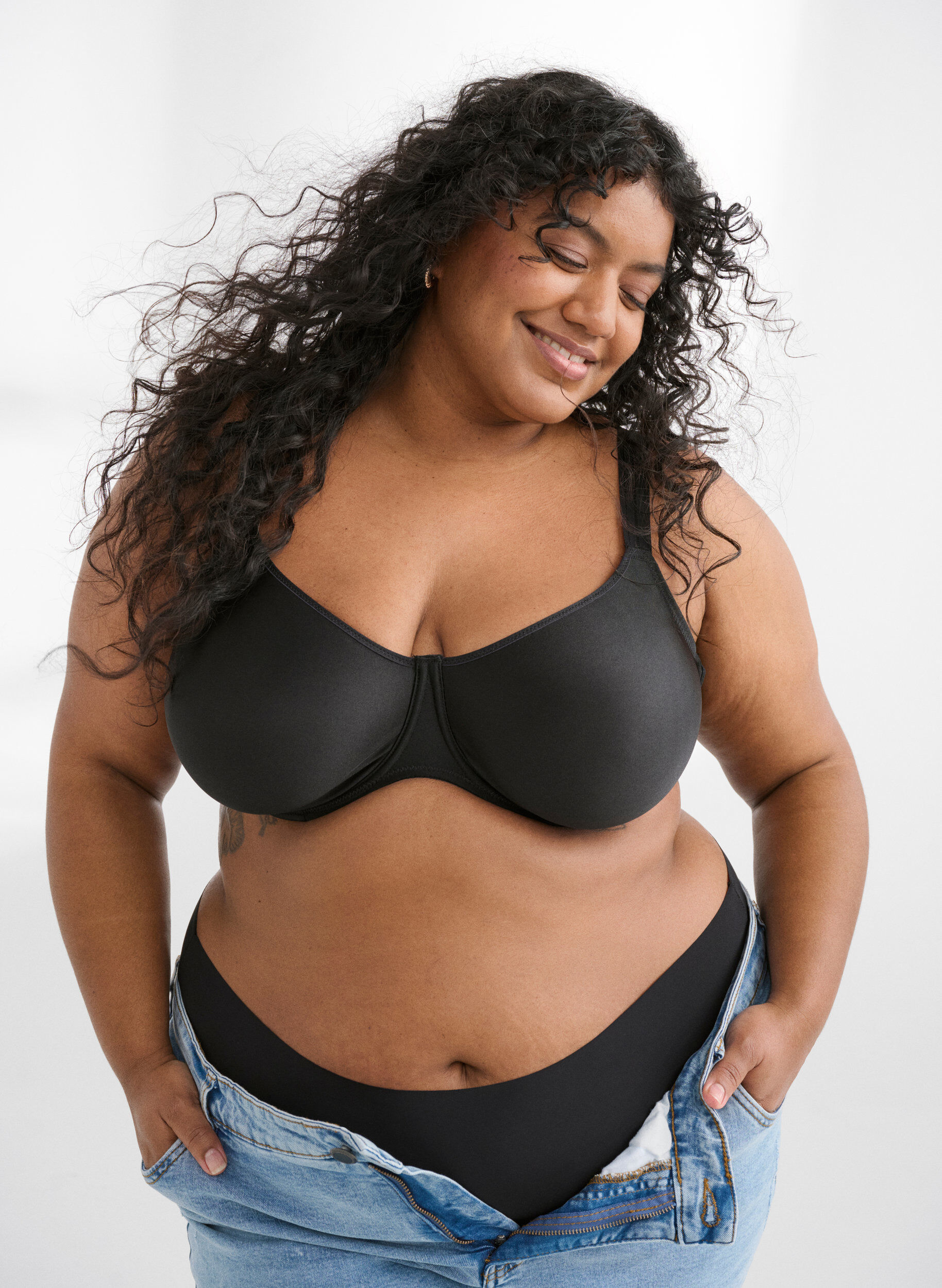 Zizzi Vorgeformter BH mit voller Abdeckung und starkem Halt, Schwarz, Image image number 0