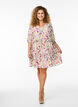 Kurzes Sommerkleid mit Blumenprint, Vanille, Model image number 1