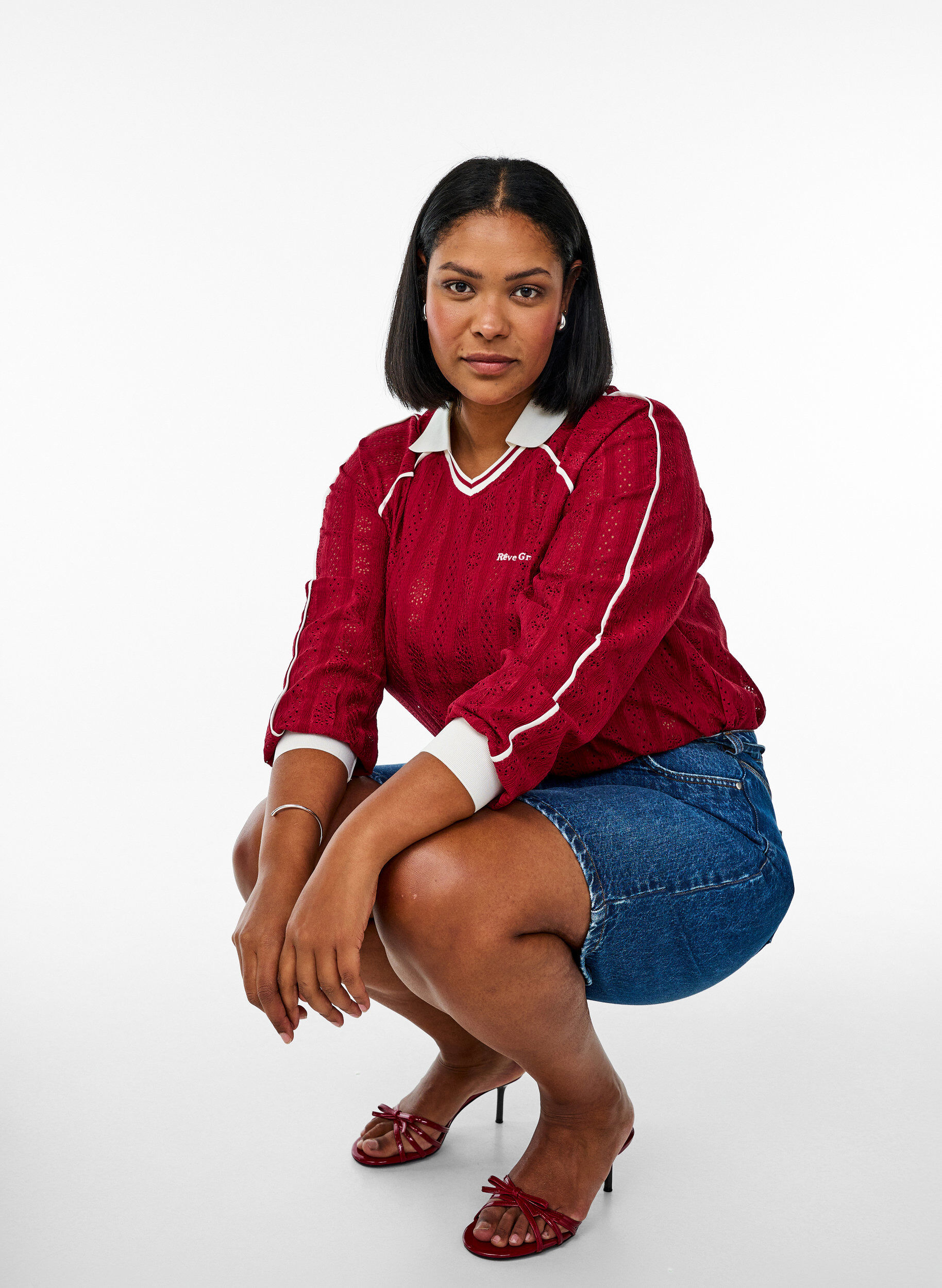 Zizzi Jerseybluse mit Struktur und Kontrastdetails, Rot, Model image number 3