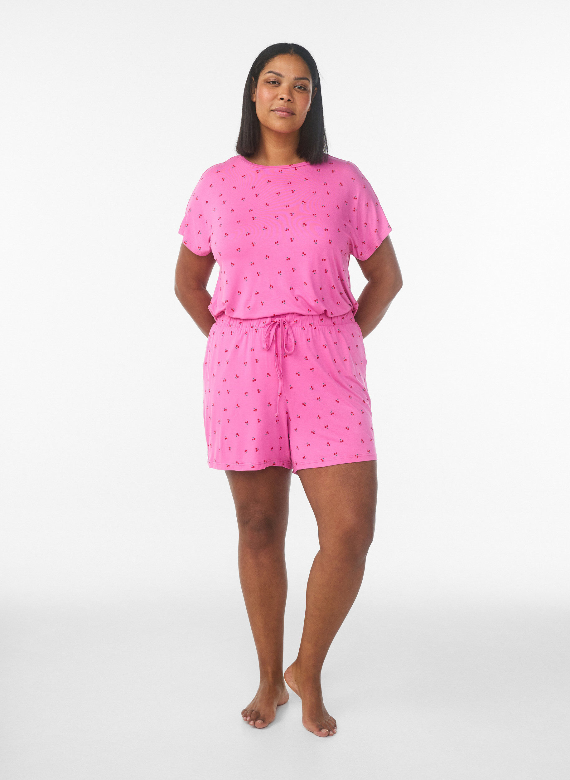 Zizzi Pyjamashorts aus Viskosejersey mit Allover-Print, Pink, Model image number 1
