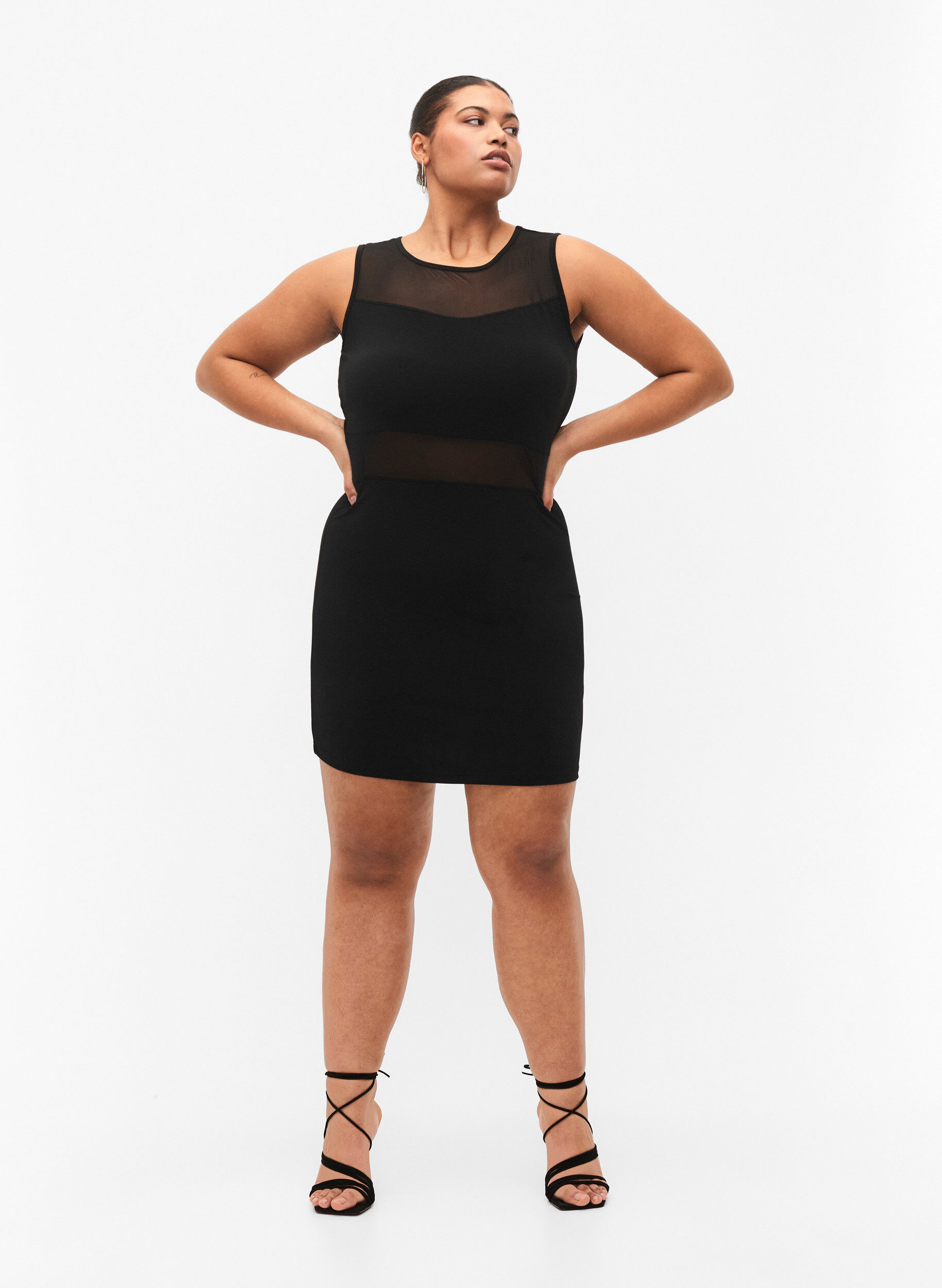 Zizzi &Auml;rmelloses Kleid mit Slim Fit, Black, Model image number 3