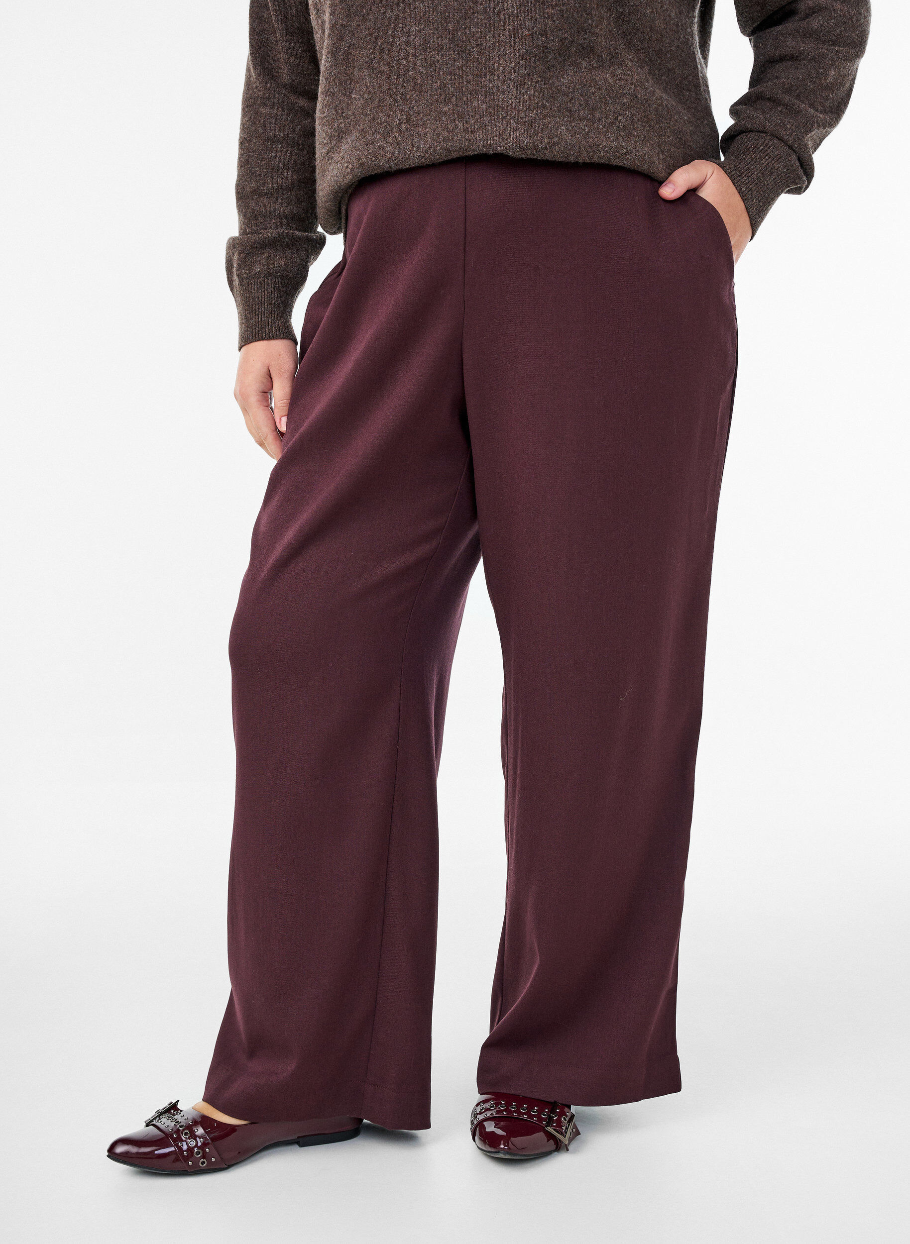 Zizzi Weite Hose mit hoher Taille, Dunkles Bordeaux, Model image number 2
