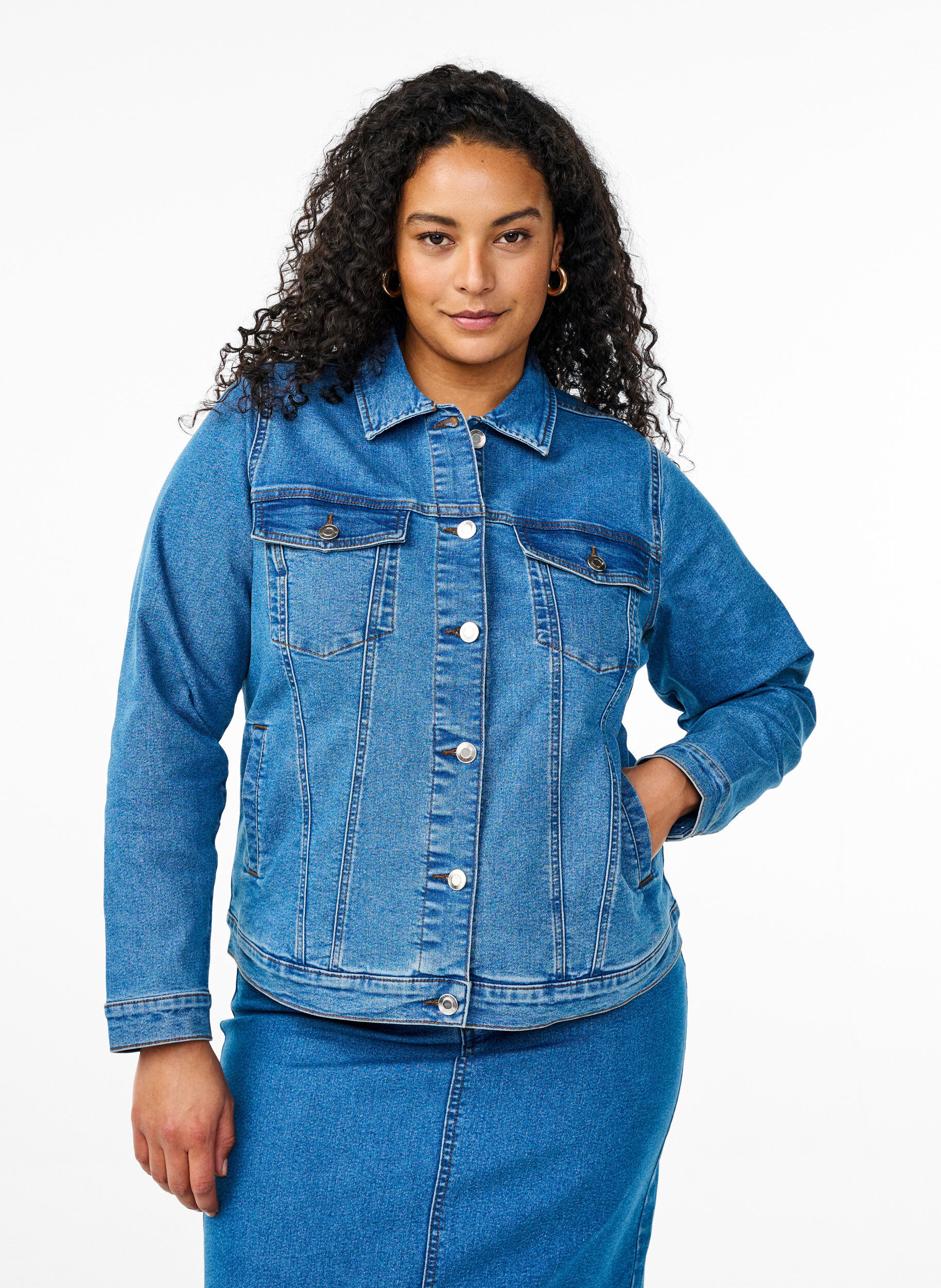 FLASH - Denim-Jacke aus elastischer Baumwollmischung, Blau, Model