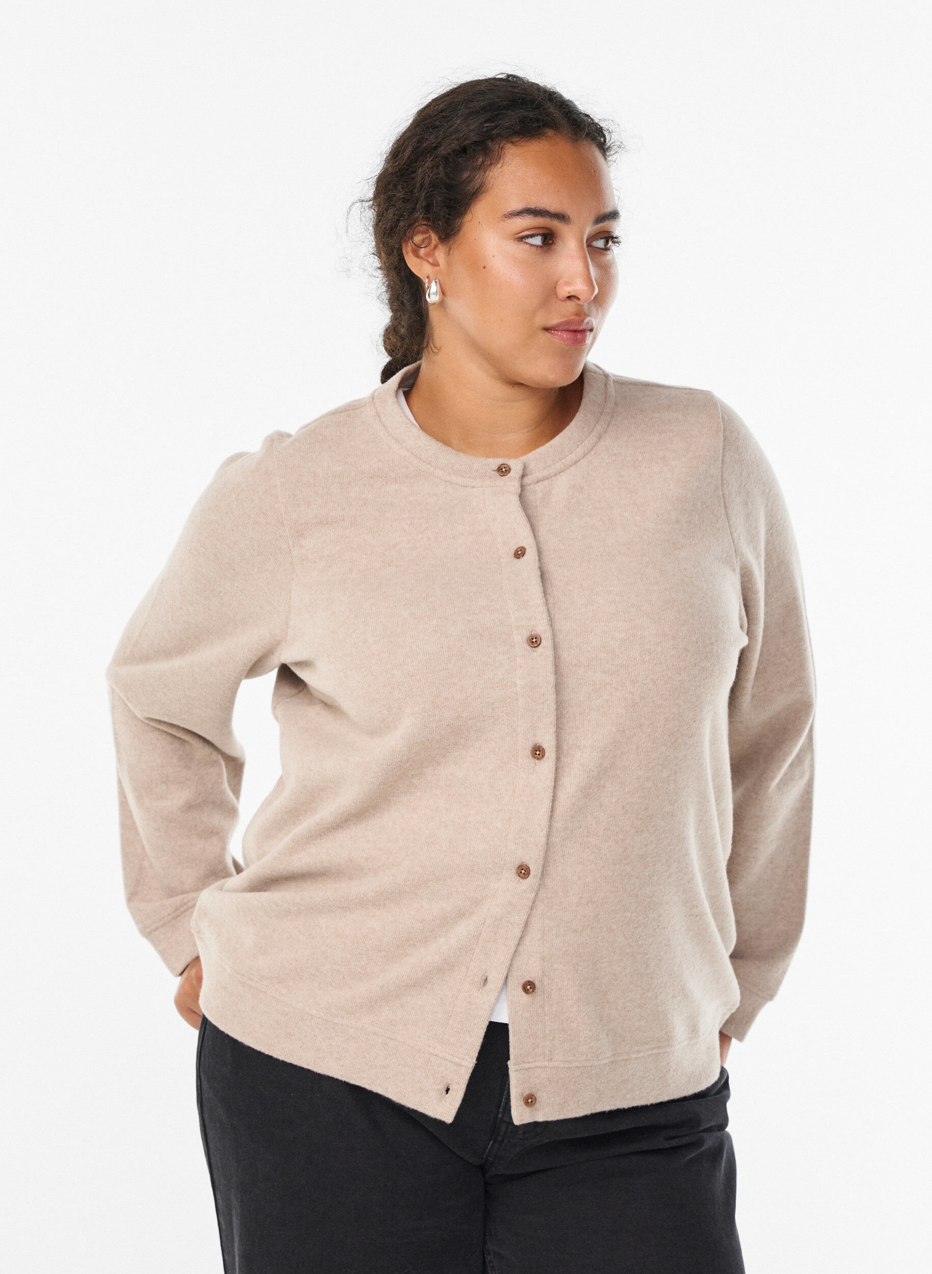 Zizzi Cardigan aus Jersey mit Rundhalsausschnitt und Kn&ouml;pfen, Beige, Model image number 0