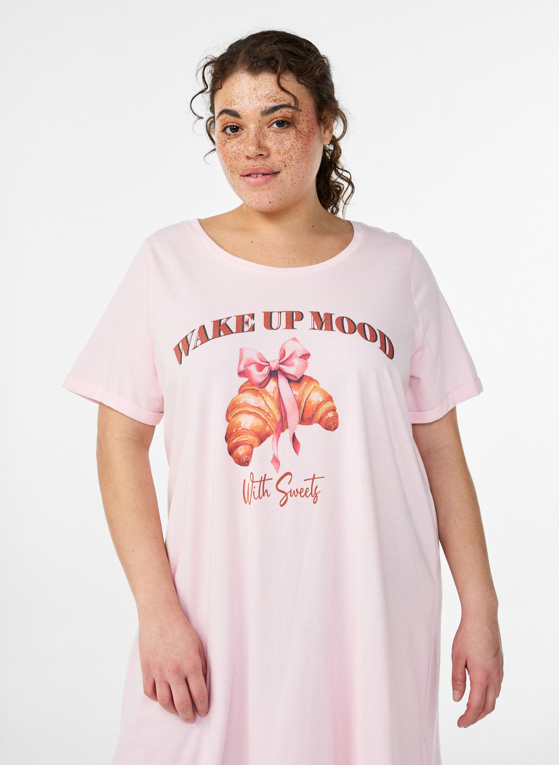 ZizziKurz&auml;rmeliges Nachthemd aus Bio-Baumwolle, Pink, Model image number 2