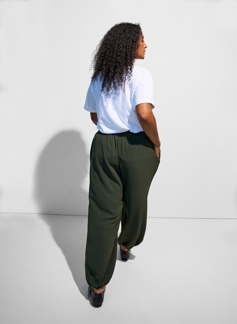 Hoch taillierte Ballonhose, Gr&uuml;n, Model image number 1