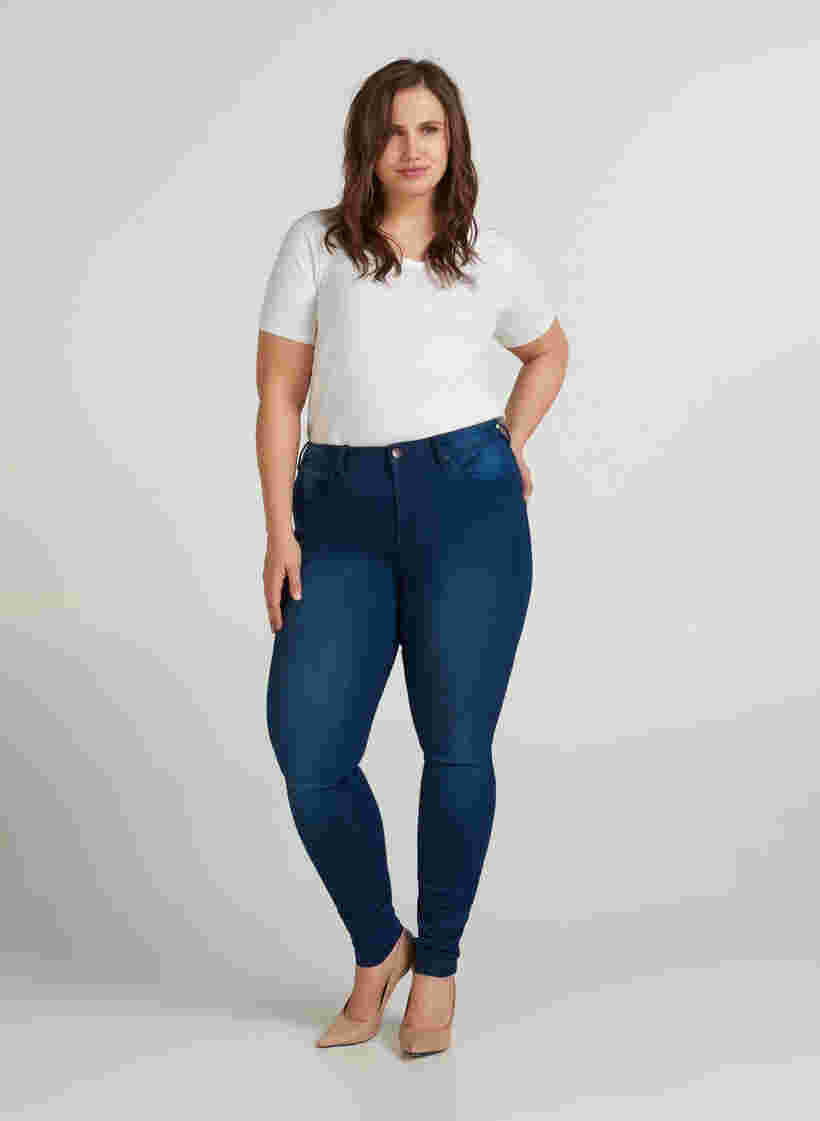 Super Slim Amy Jeans mit hoher Taille, Blue denim, Model image number 5