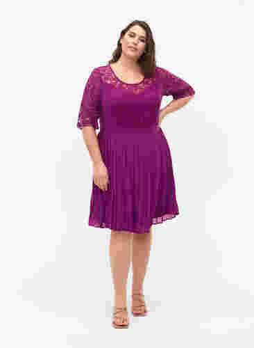 Kurzärmeliges Kleid mit Spitzenoberteil, Grape Juice, Model image number 3