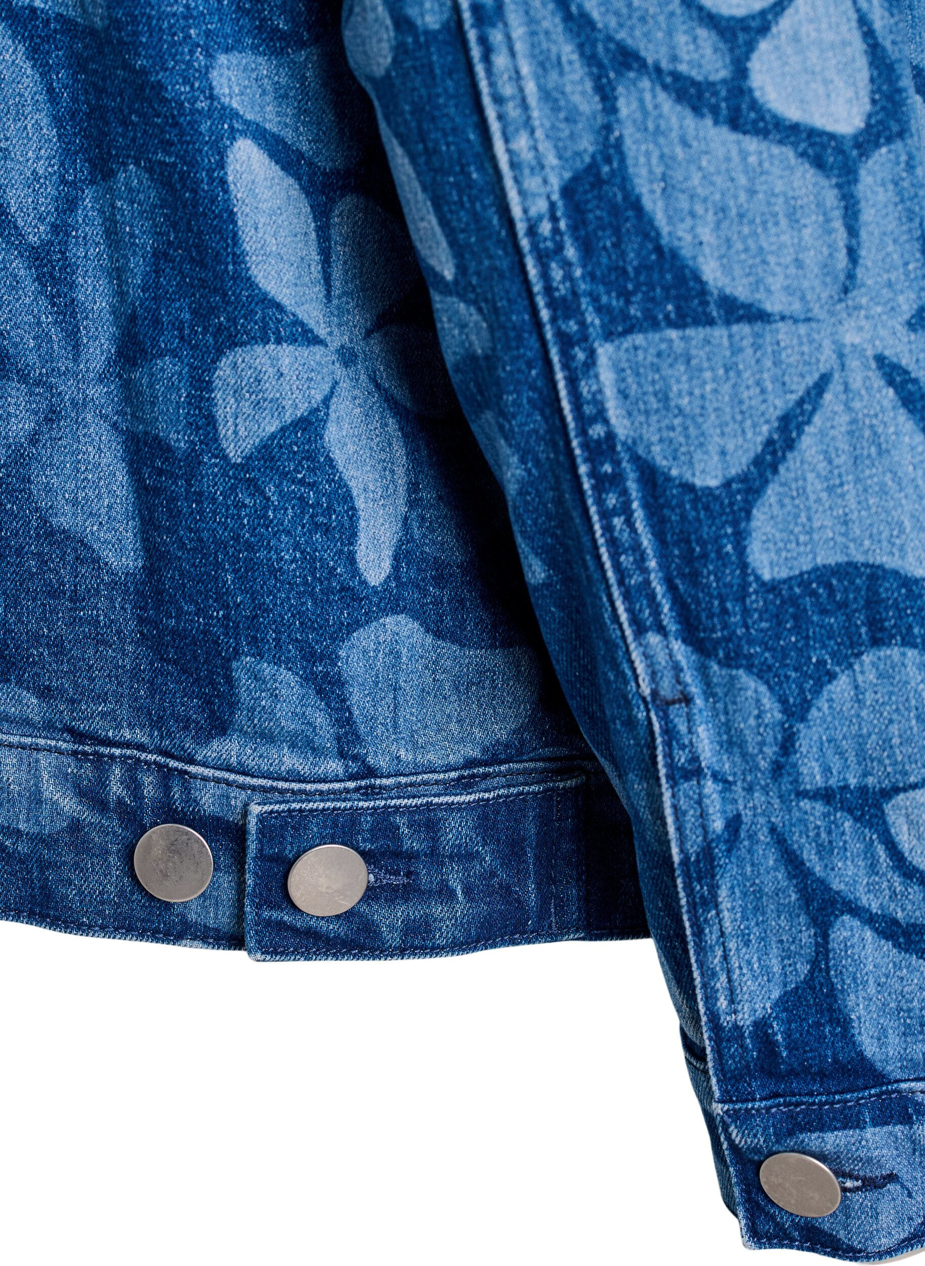 Zizzi Gebl&uuml;mte Jeansjacke, Blau, Packshot image number 4