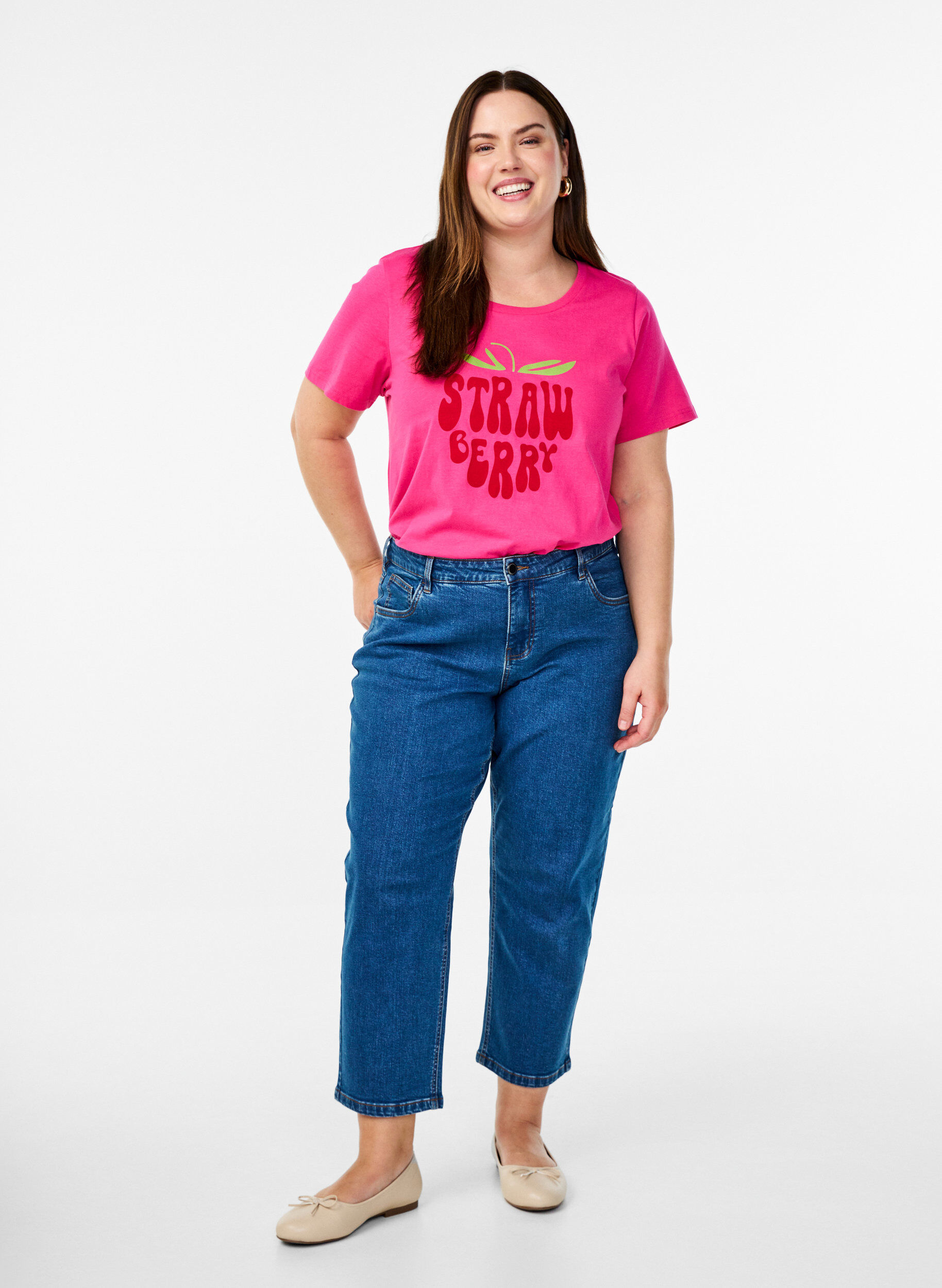 Zizzi Baumwoll-T-Shirt mit Motiv, Raspb. w. Strawberry, Model image number 2