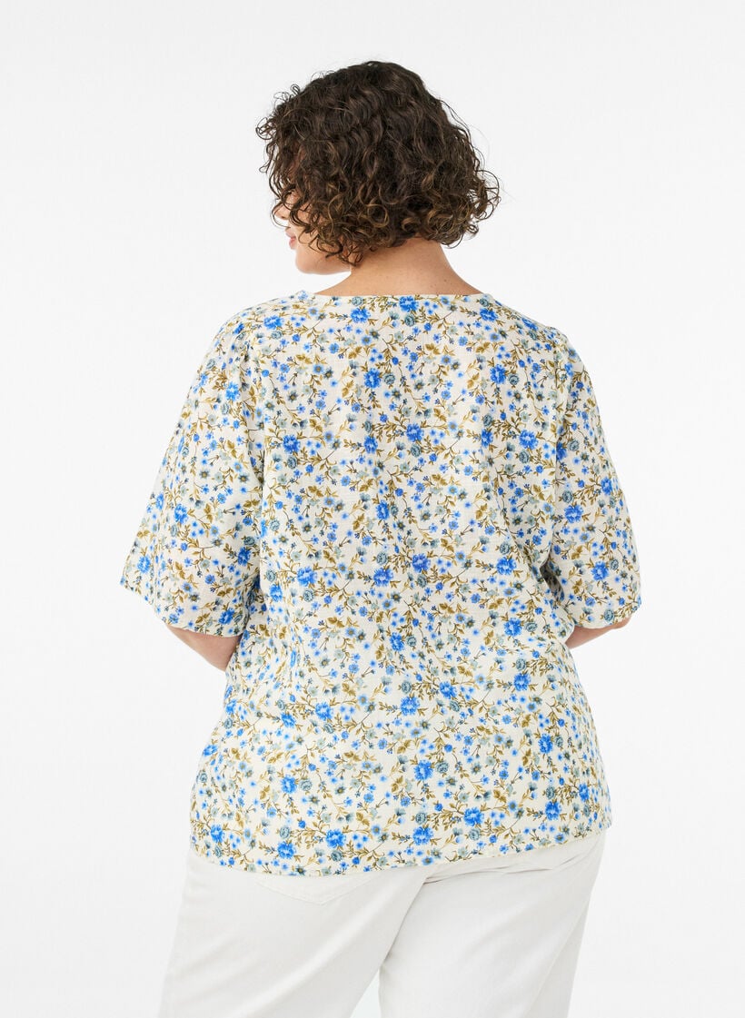Kurz&auml;rmelige Bluse aus Baumwolle mit V-Ausschnitt, Blau, Model