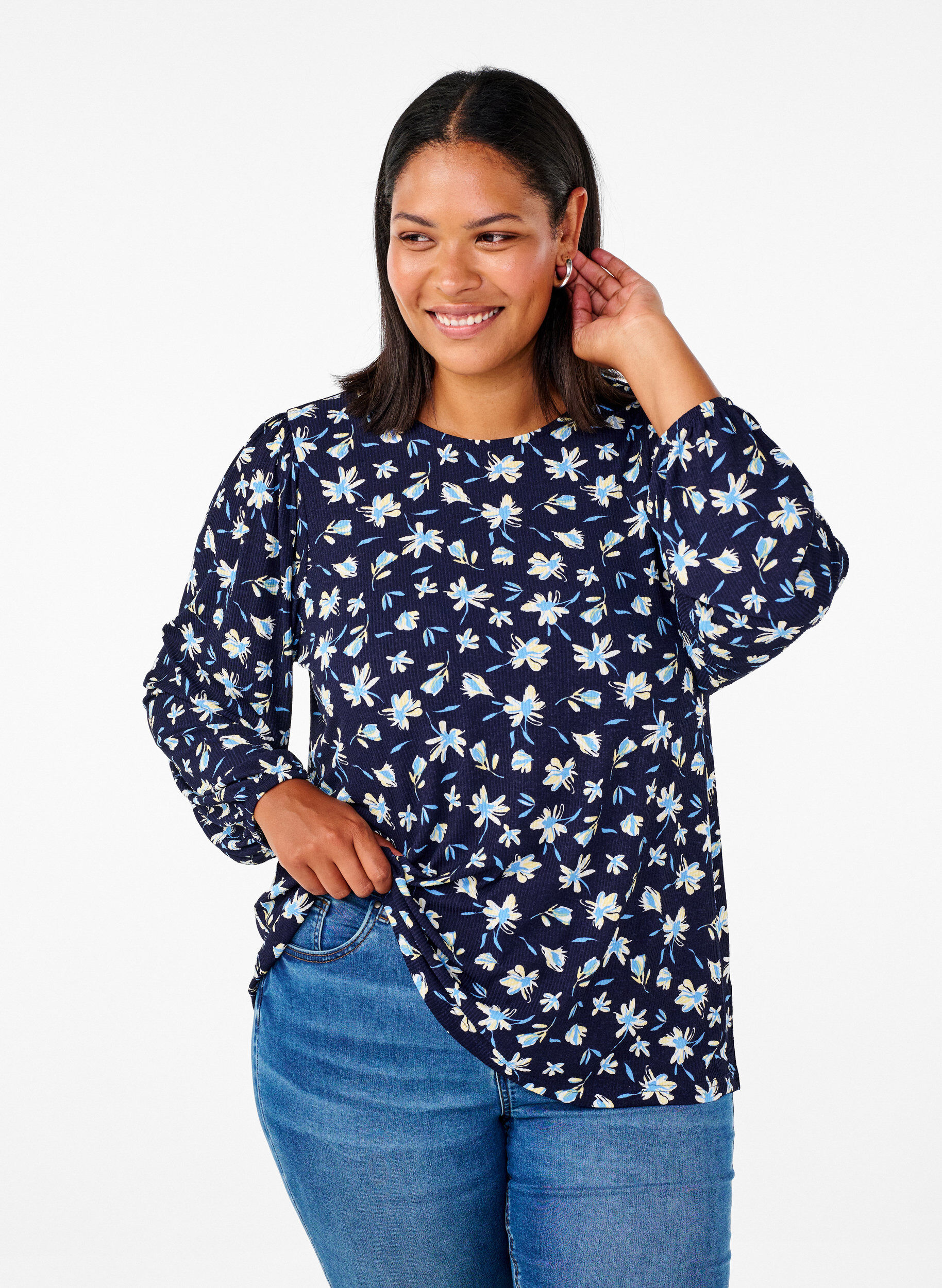 Zizzi Bluse mit langen &Auml;rmeln und gebl&uuml;mtem Print, Blau, Model image number 0
