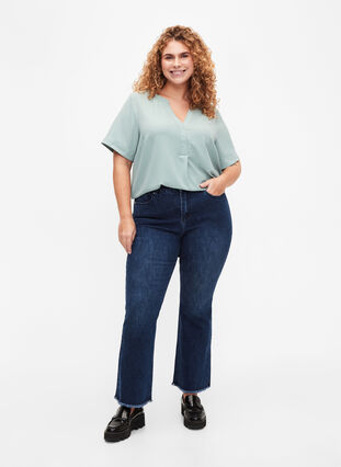 Ellen-Bootcut-Jeans, ungesäumt, Blue denim, Model image number 0