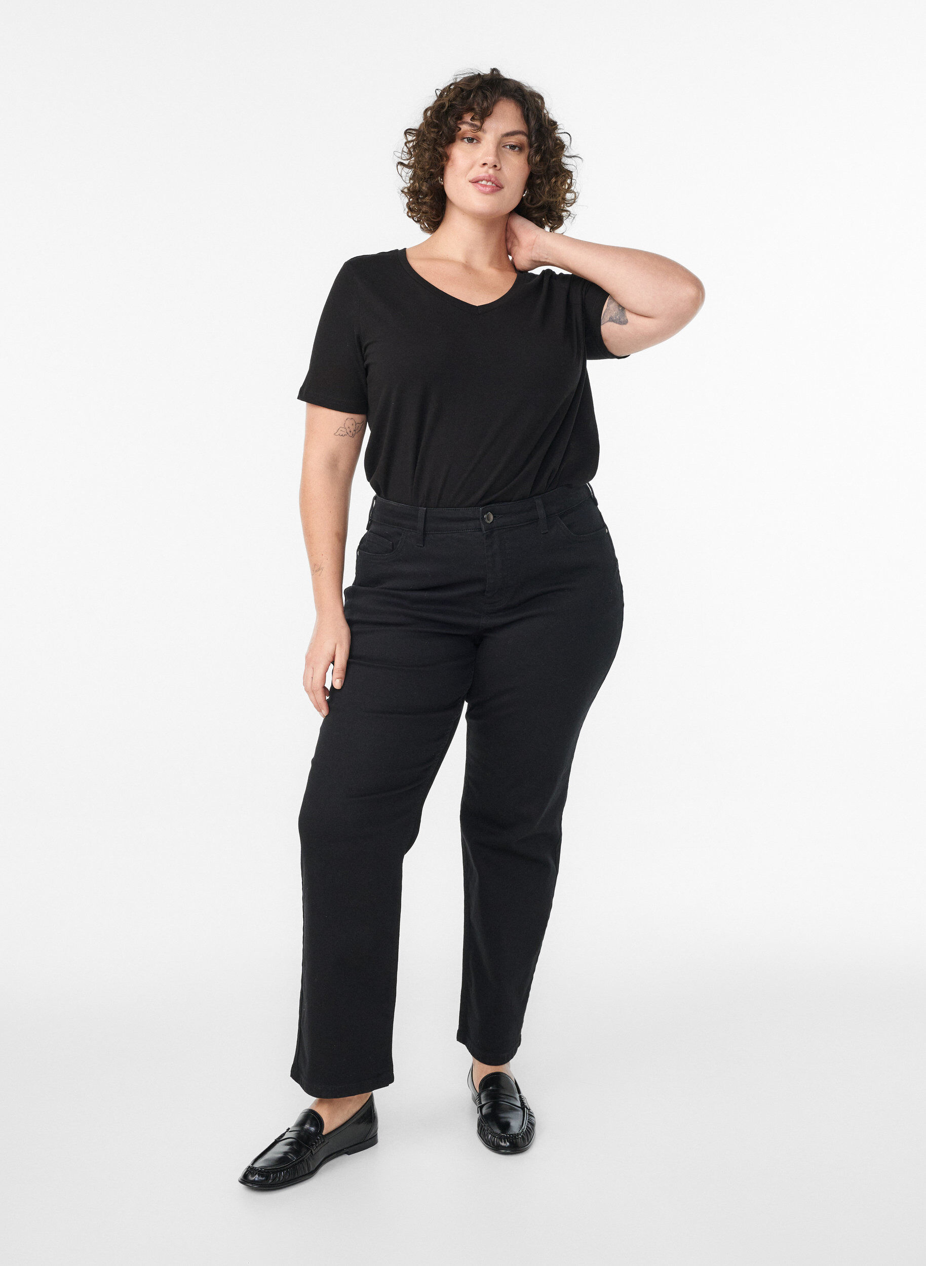 Zizzi Einfarbiges Basic-T-Shirt aus Baumwolle, Schwarz, Model image number 1