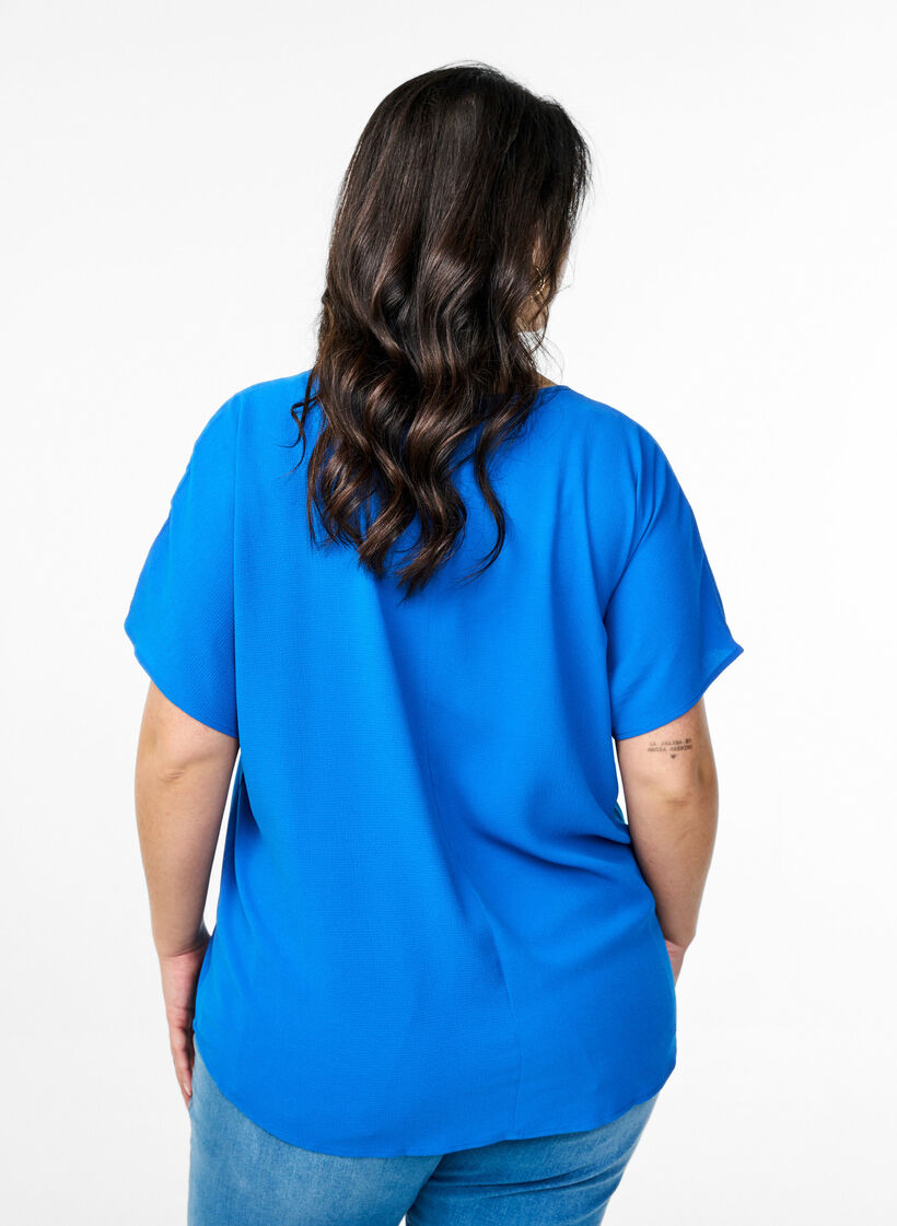 Bluse mit kurzen &Auml;rmeln und einem Rundhalsausschnitt, Blau, Model image number 2