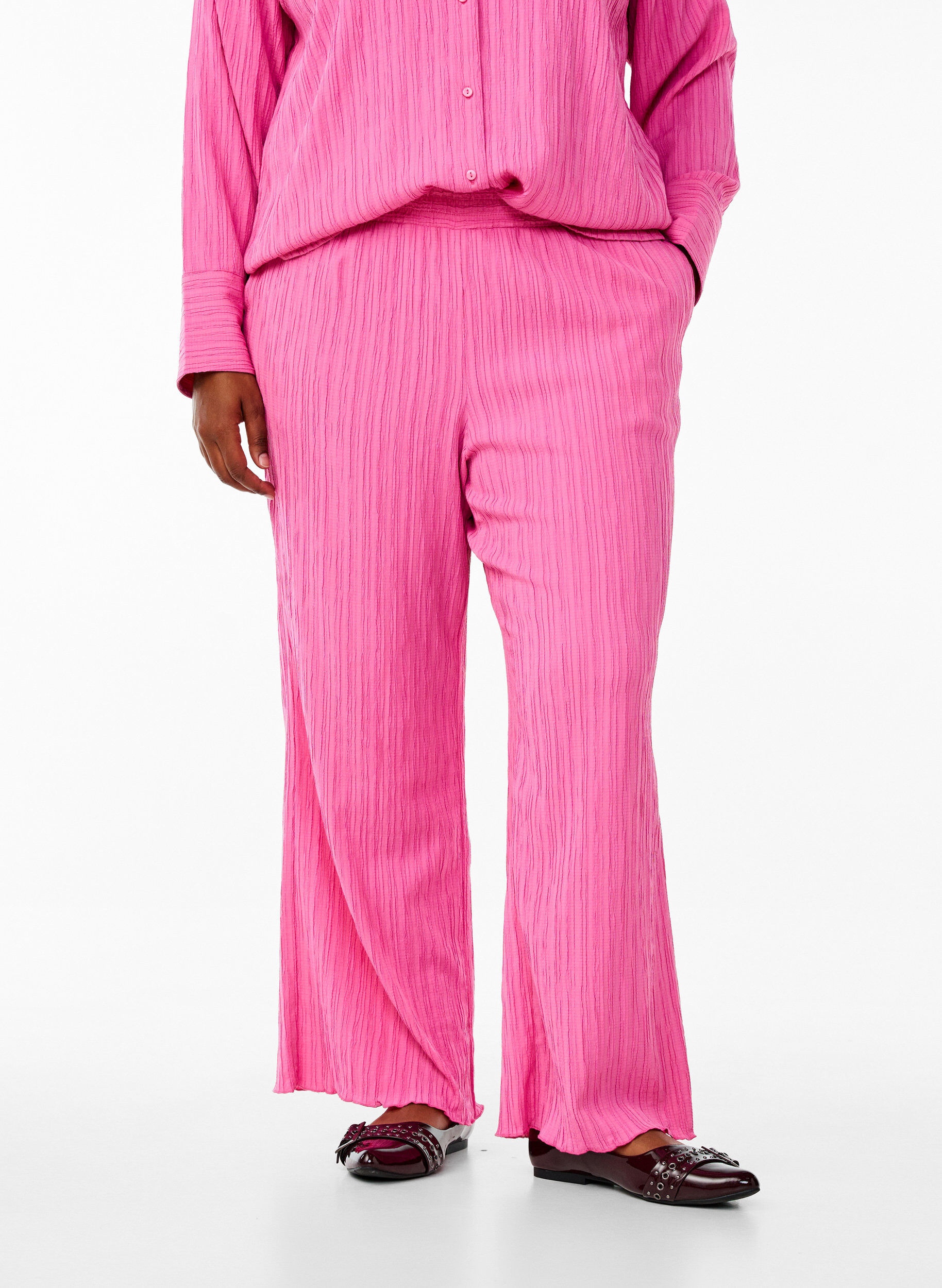 Zizzi FLASH - Hoch taillierte Hose mit weitem Bein, Pink, Model image number 2