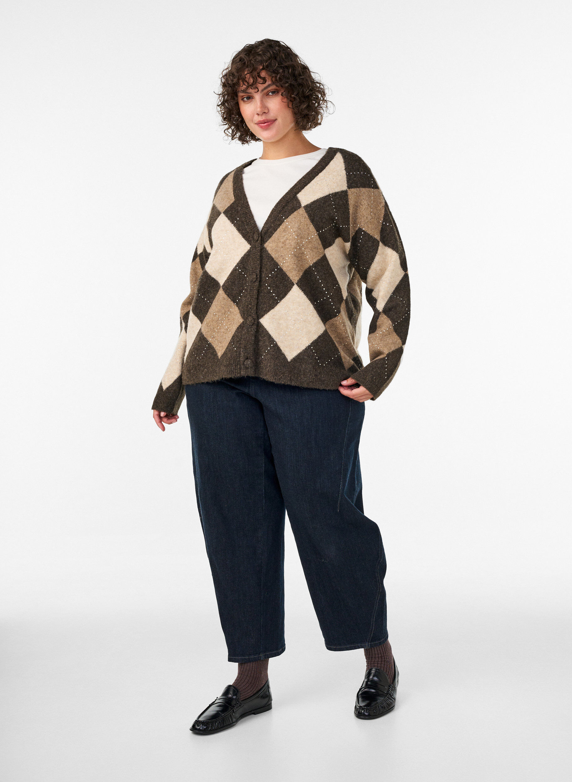 ZizziArgyle-Strickjacke mit Strasssteinen, Braun, Model image number 1