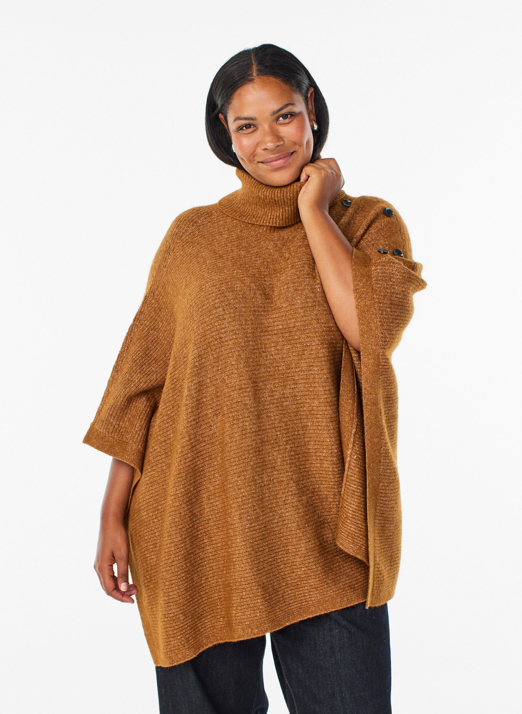 Poncho mit Rollkragen und Knopfdetail , Braun, Model
