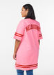 Kurzes T-Shirt-Kleid mit sportlichen Details, Pink, Model image number 2