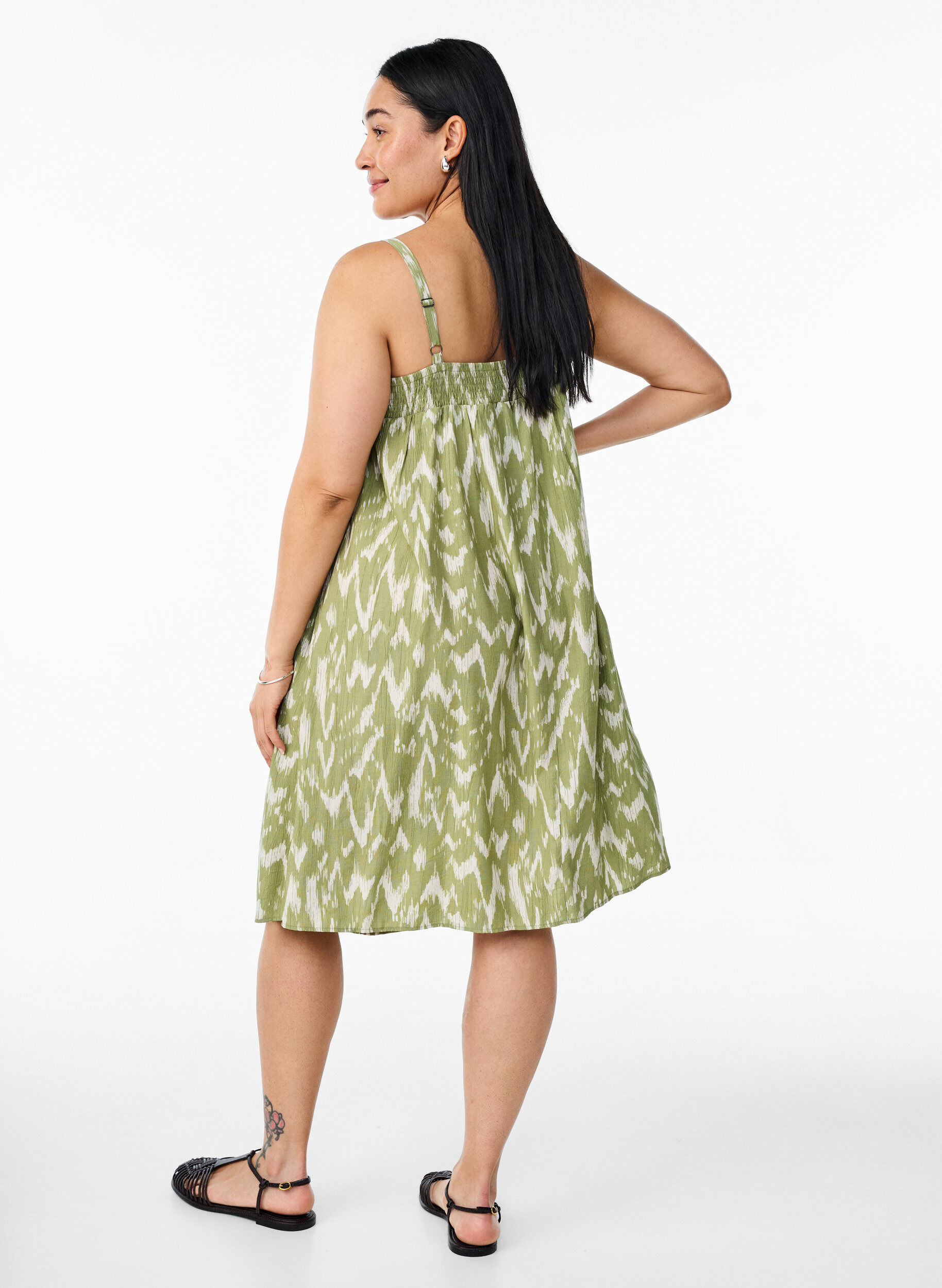 Zizzi Kurzes Kleid aus Viskose mit Spaghettitr&auml;gern, Gr&uuml;n, Model image number 1