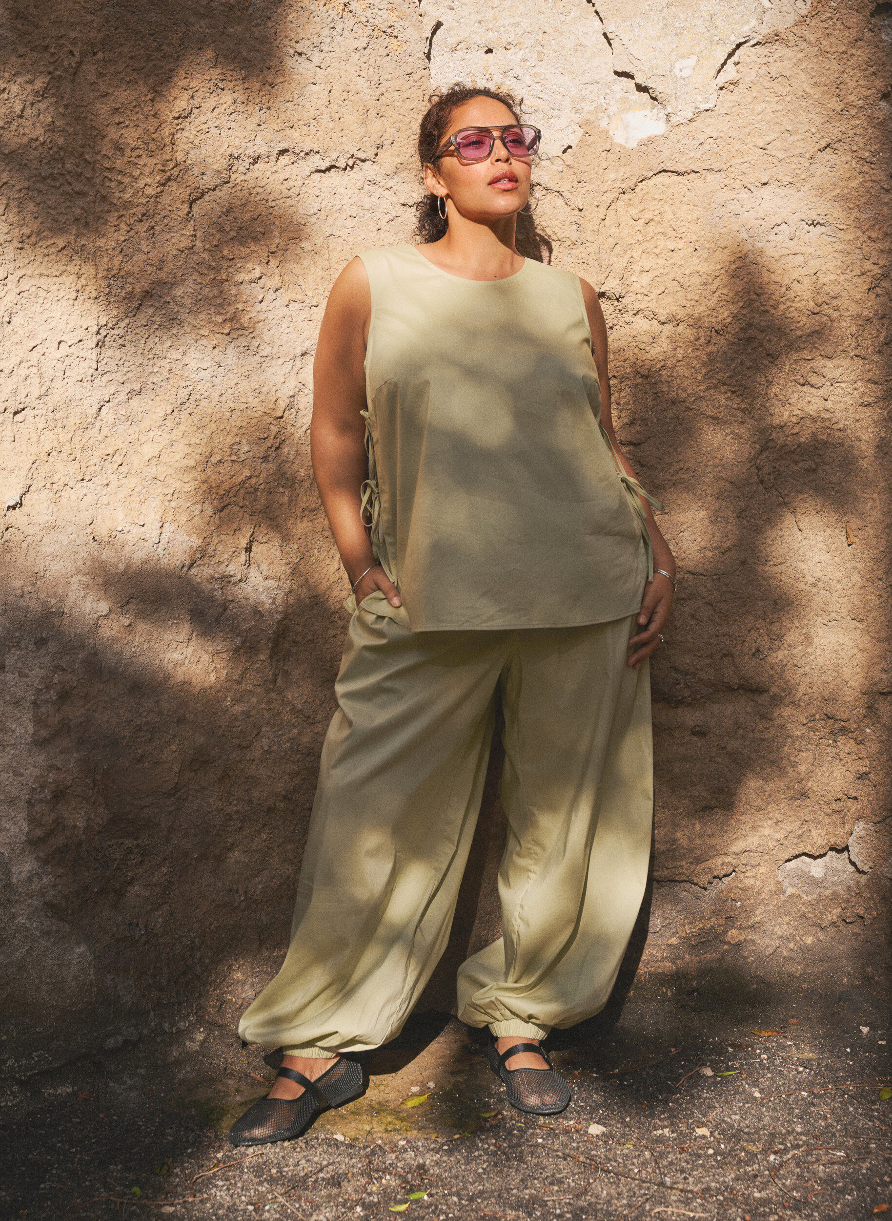 Zizzi Hoch taillierte Ballonhosen mit elastischem Bund, Gr&uuml;n, Image image number 0