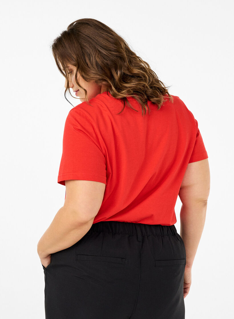 Basic-T-Shirt aus Baumwolle mit Rundhalsausschnitt, Rot, Model image number 2