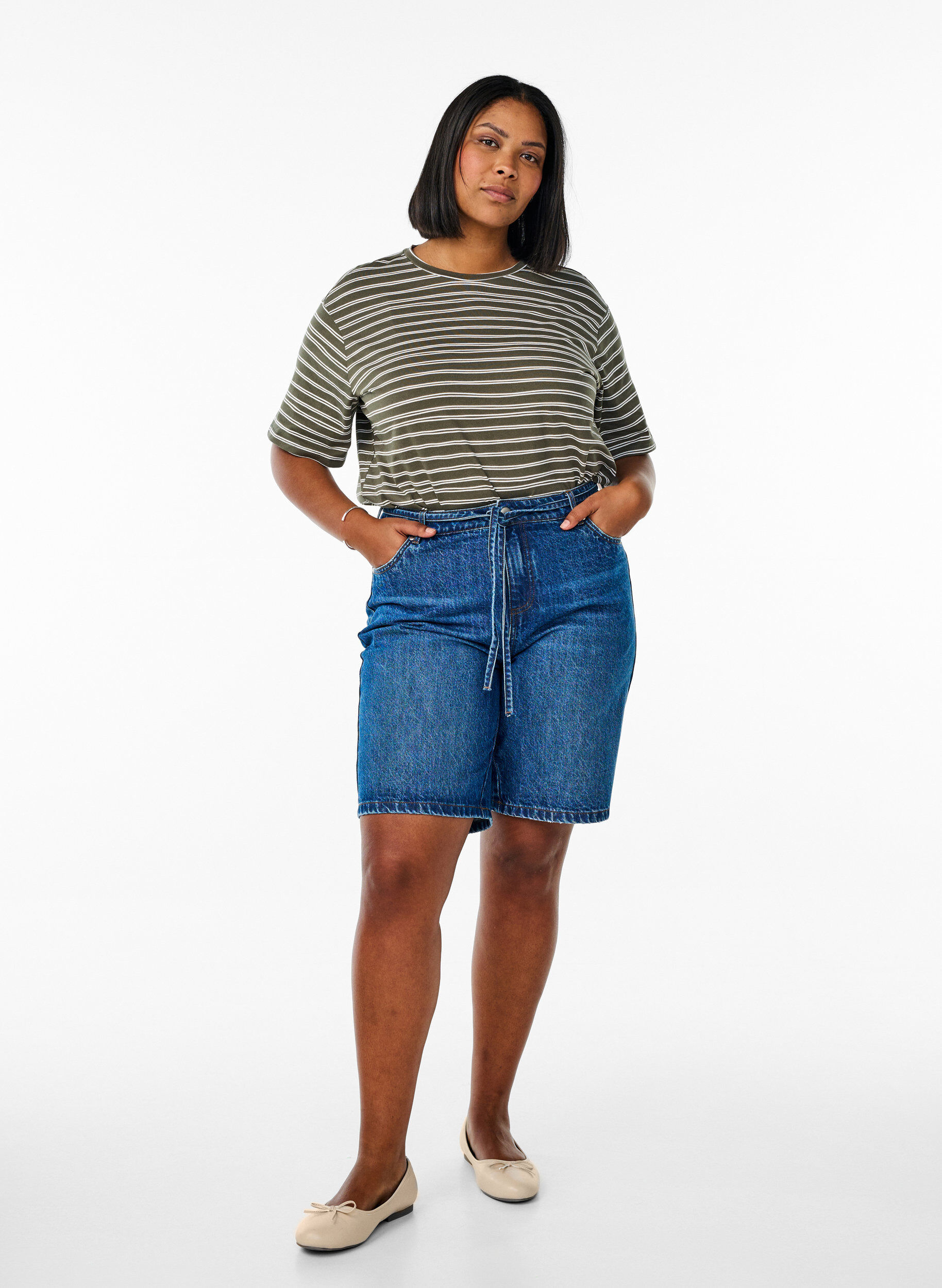 Zizzi Gestreiftes T-Shirt, Gr&uuml;n, Model image number 1