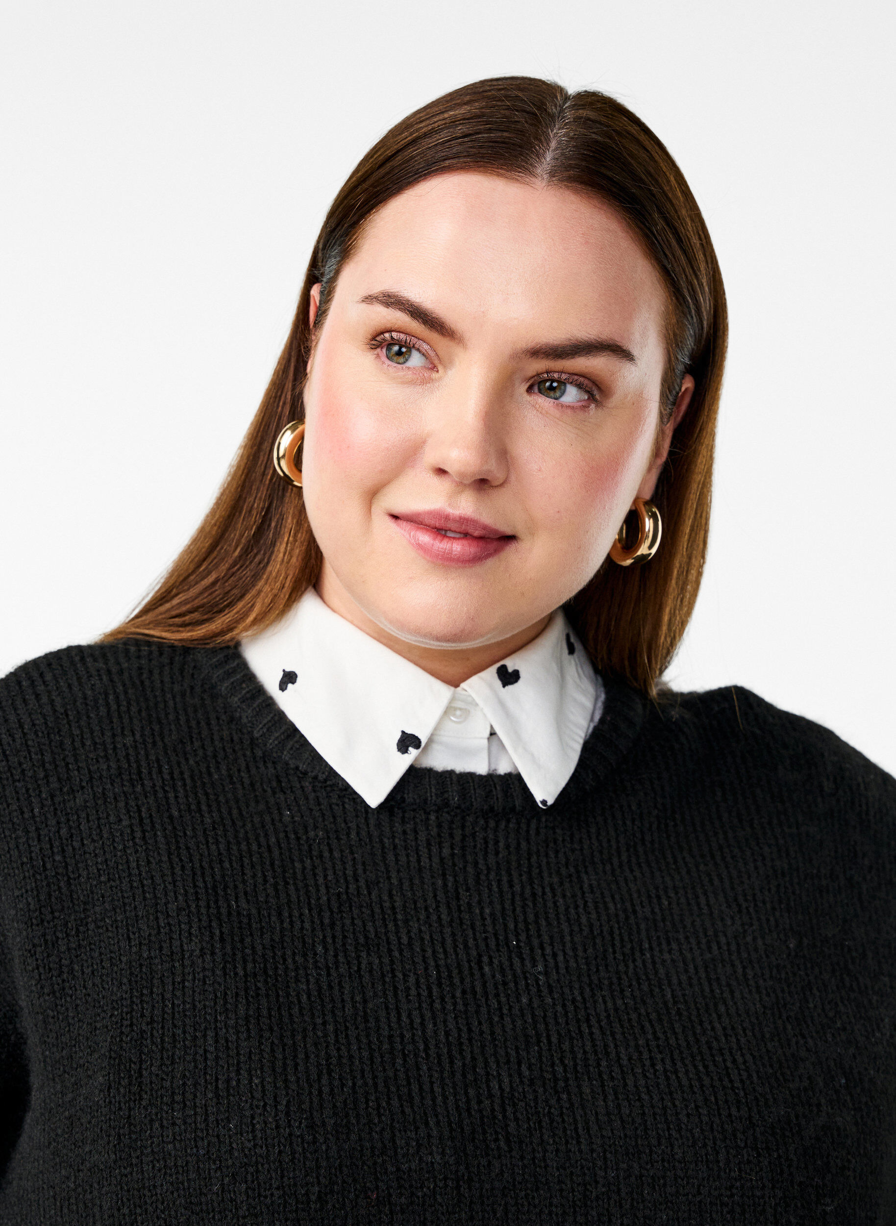 Zizzi Lockerer Kragen mit aufgestickten Herzen, White, Model image number 0