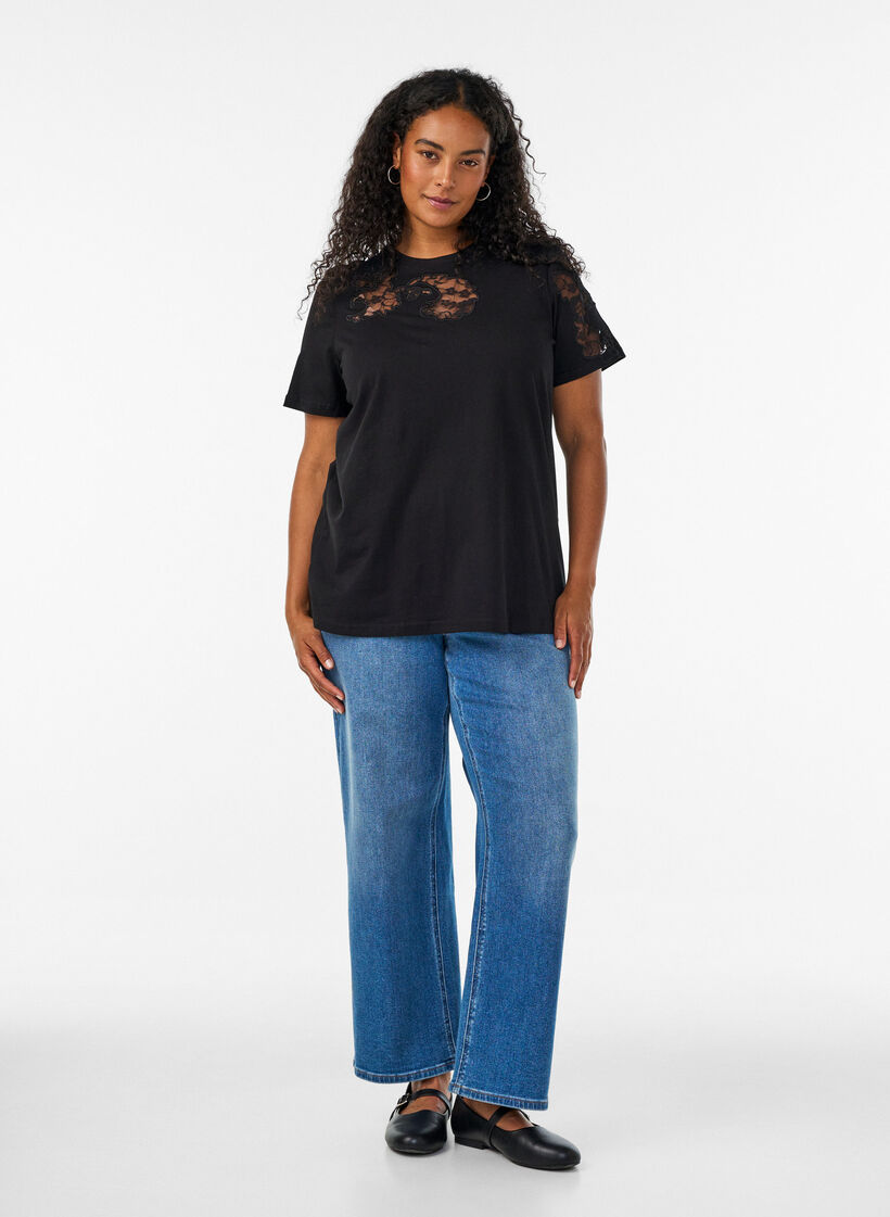 T-Shirt aus Baumwolle mit Spitzenapplikationen, Schwarz, Model image number 1