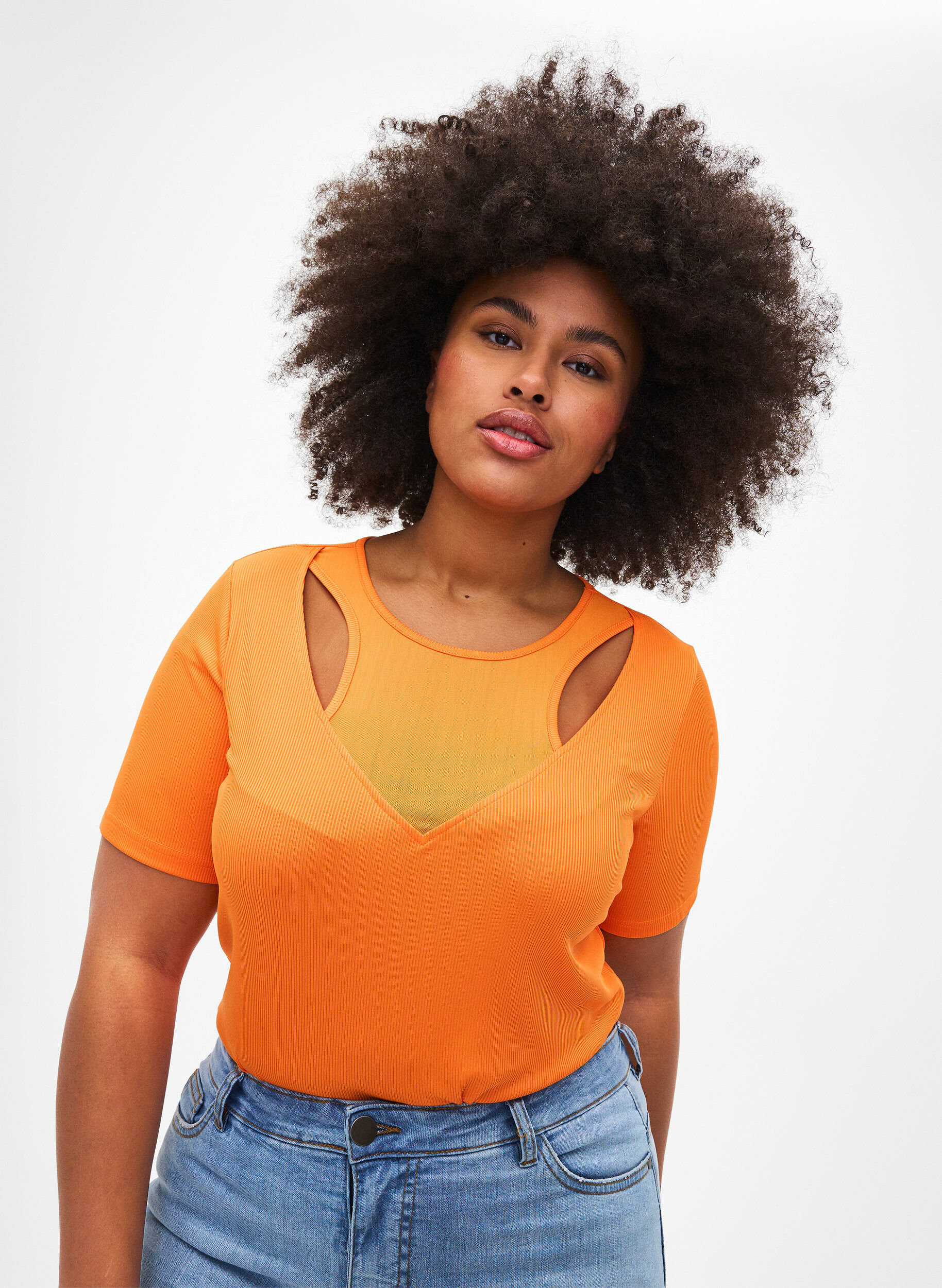 Zizzi Eng anliegende Bluse mit V-Ausschnitt und Mesh-Detail, Vibrant Orange, Model image number 0