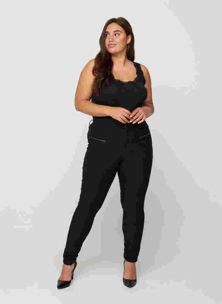 Enganliegende Hose mit Reißverschlussdetails, Black, Model image number 4