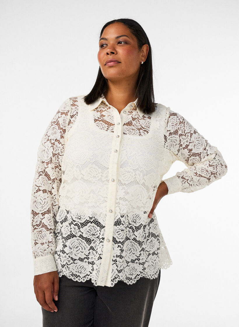 Spitzenbluse mit Perlenkn&ouml;pfen, Vanille, Model image number 0