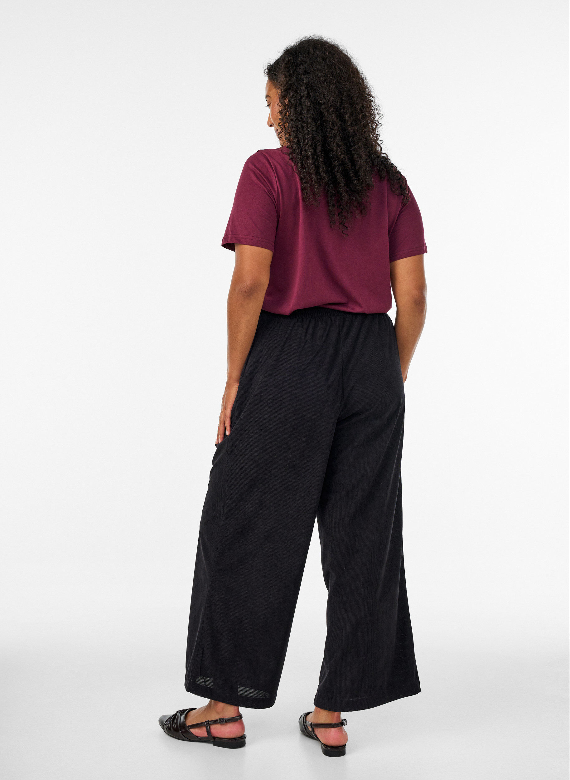 ZizziCordhose mit weitem Bein und hoher Taille, Schwarz, Model image number 1