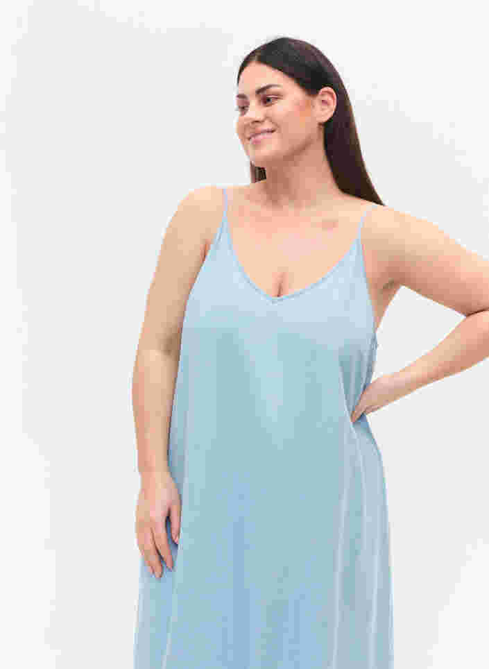 Langes Denim Kleid mit schmalen Trägern, Light blue denim, Model image number 2