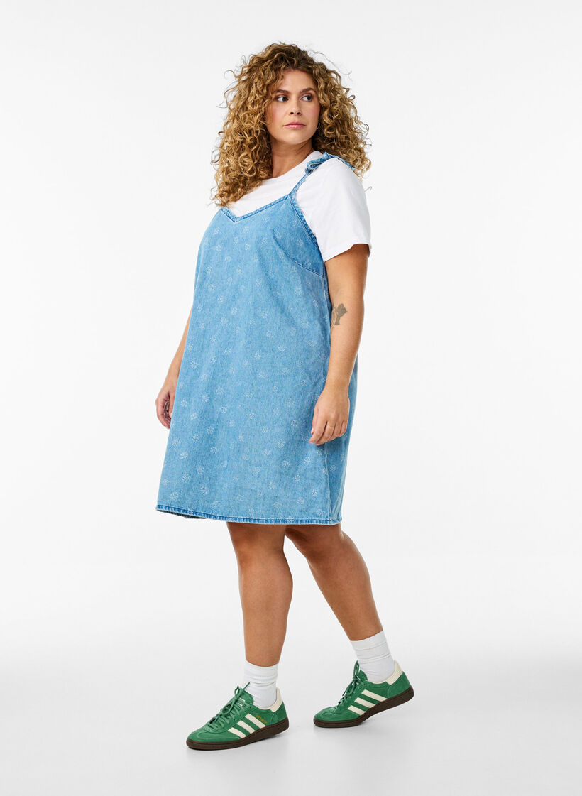 Kurzes Jeanskleid mit verstellbaren Trägern, LBD w. Flower, Model image number 3