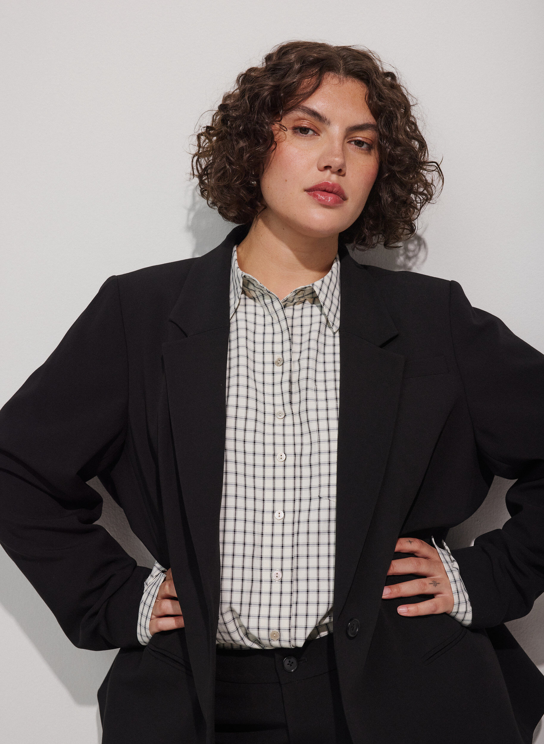 ZizziKlassischer Blazer mit 1-Knopf-Verschluss, Schwarz, Model image number 0