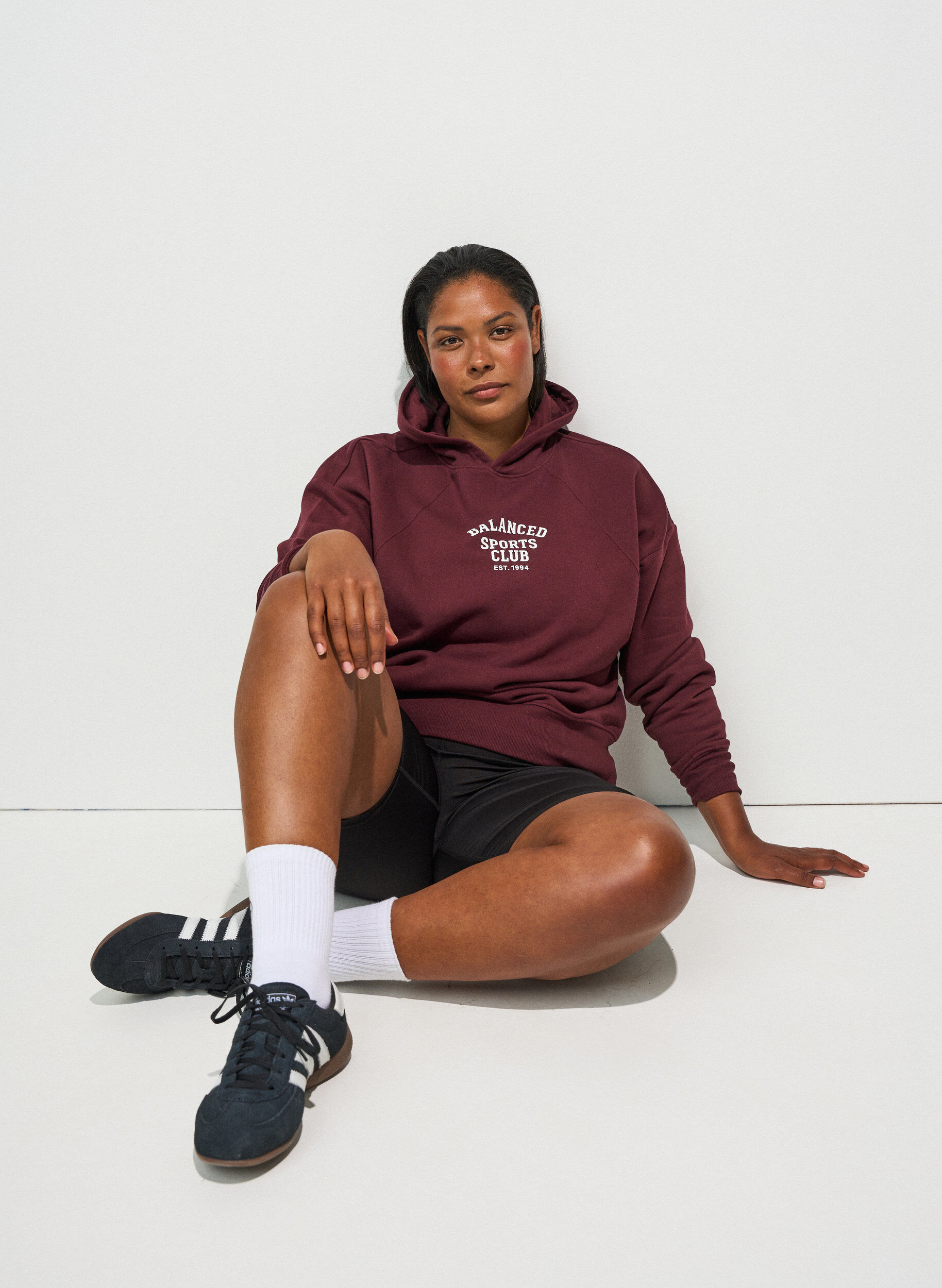ZizziHoodie mit Brustaufdruck, Rot, Model image number 1