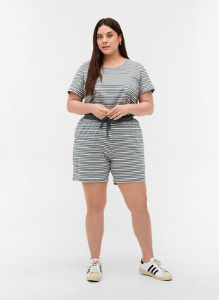 Lockere Shorts aus Baumwolle mit Streifen, Balsam Green w.Egret, Model image number 4