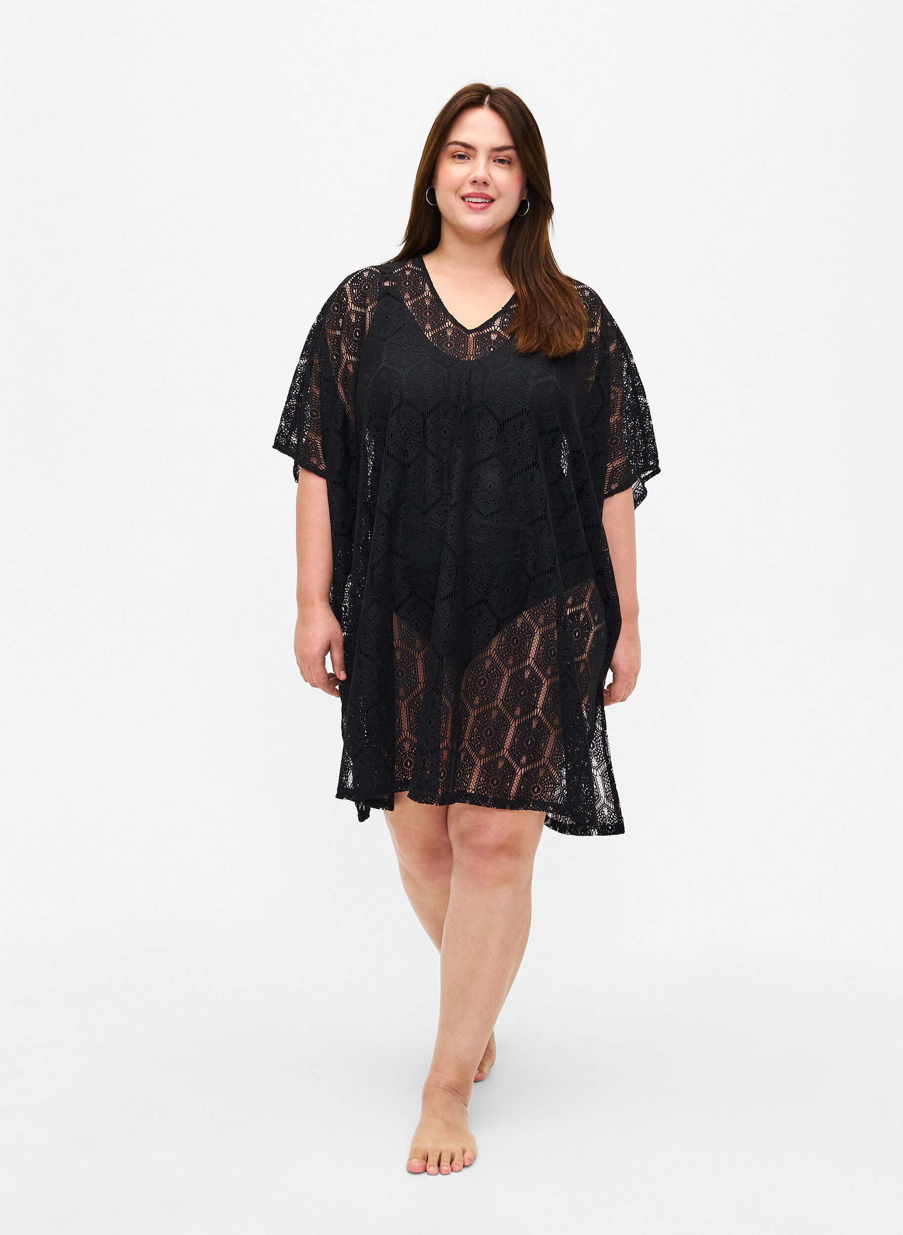 Zizzi Kaftan-Strandkleid mit Lochmuster, Black, Model image number 2