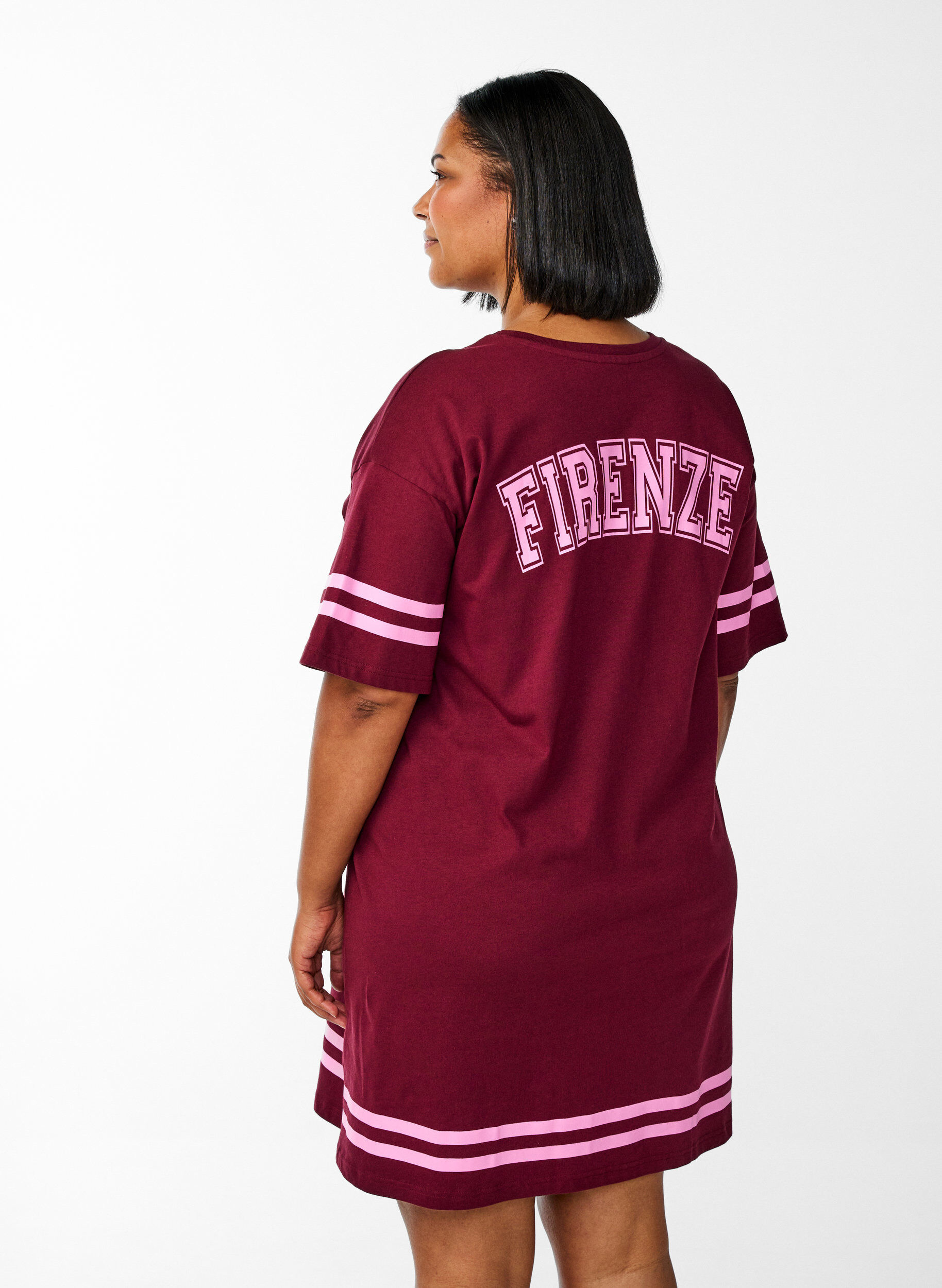 Zizzi Sportliches T-Shirtkleid aus Baumwolle., Dunkles Bordeaux, Model image number 2